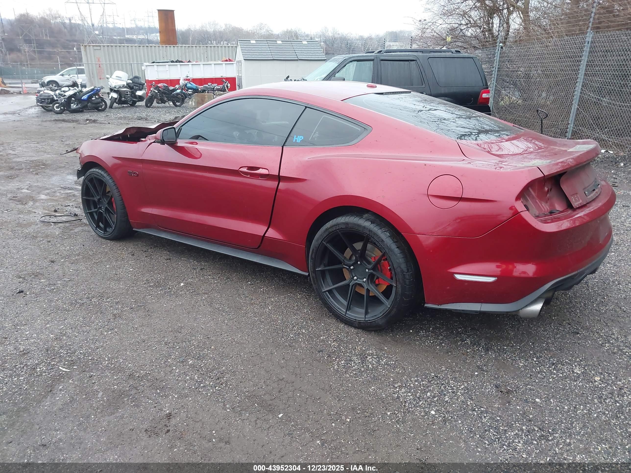 FORD MUSTANG image 3