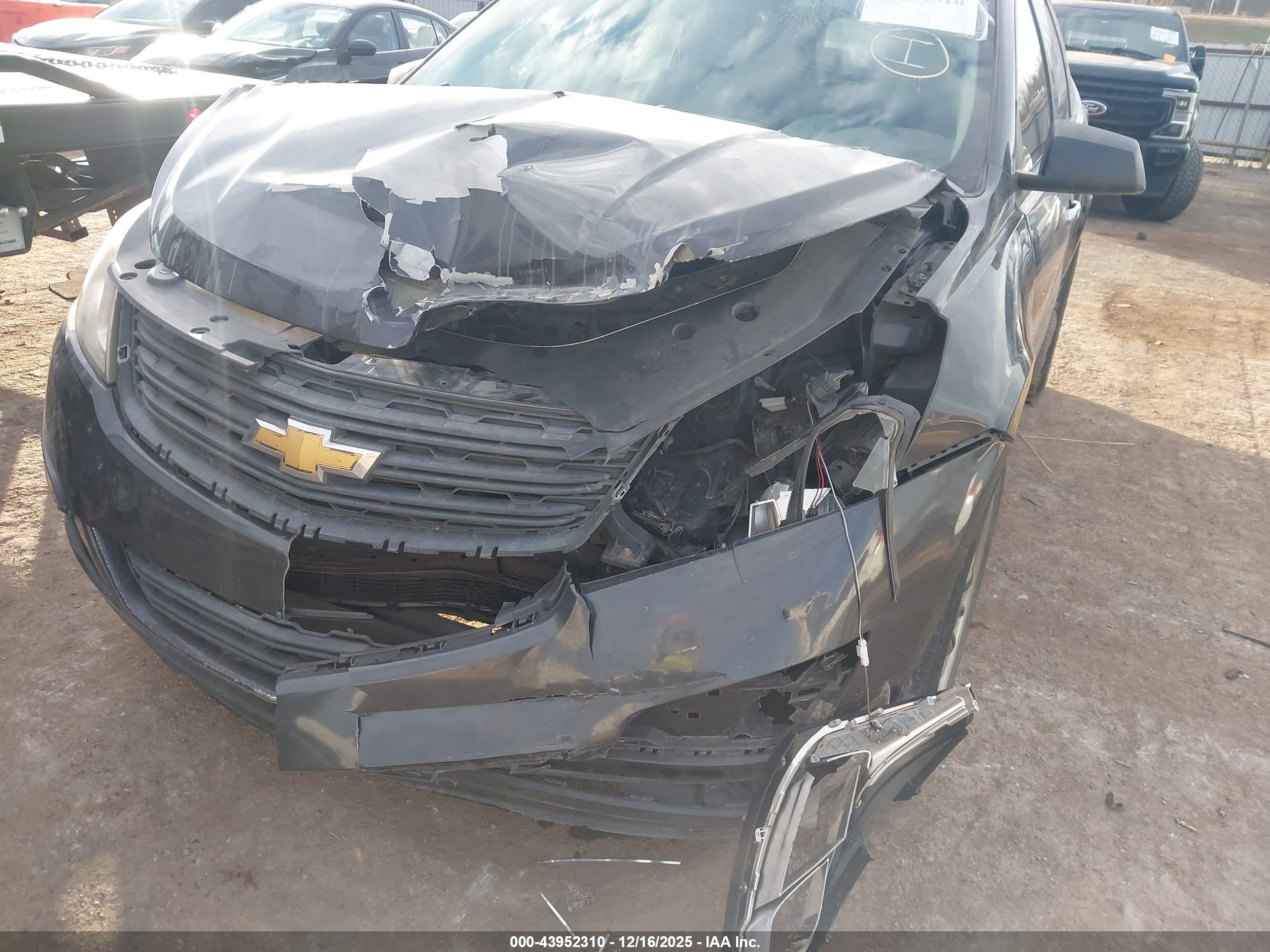 CHEVROLET TRAVERSE image 6