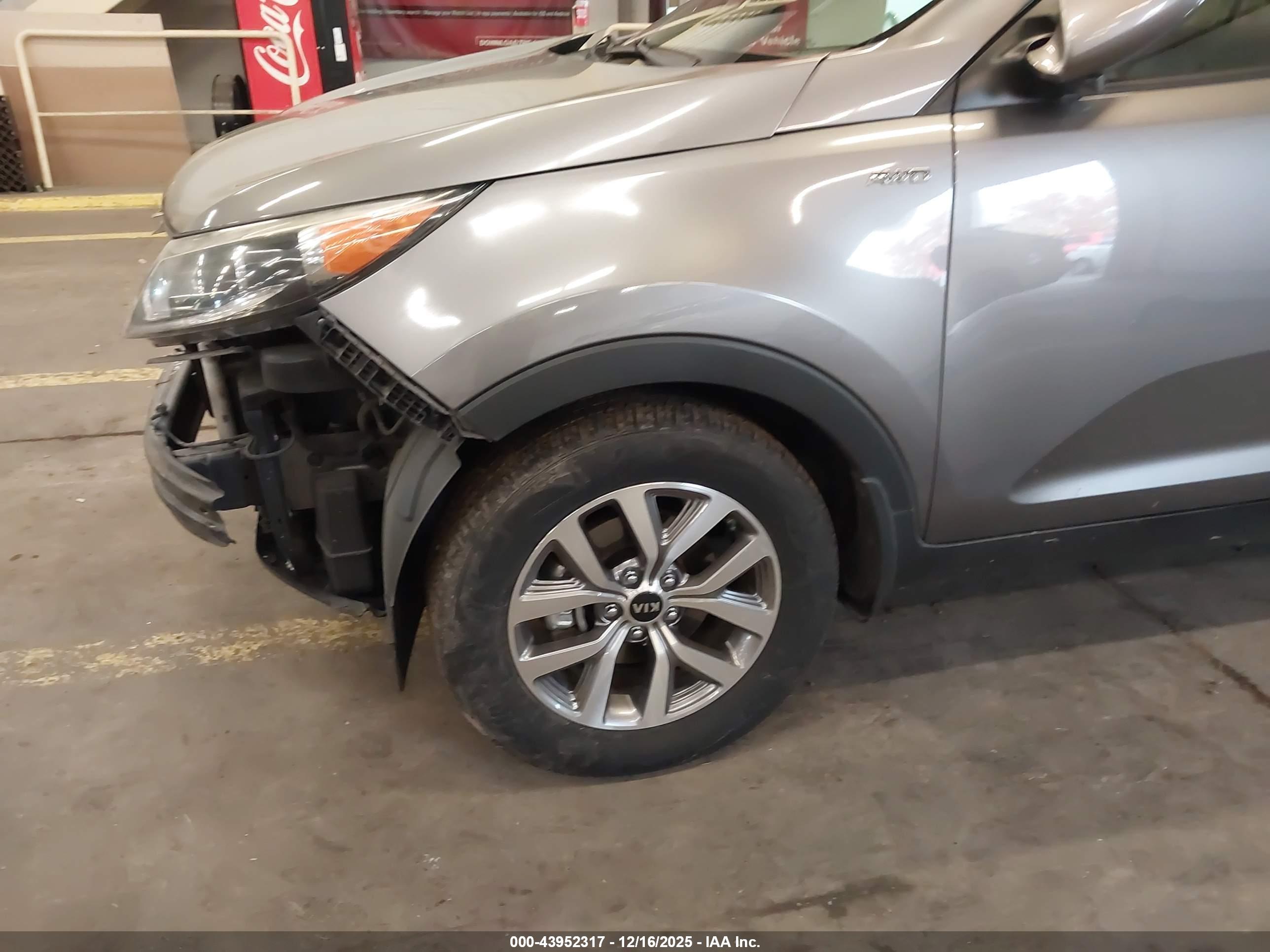 KIA SPORTAGE image 6