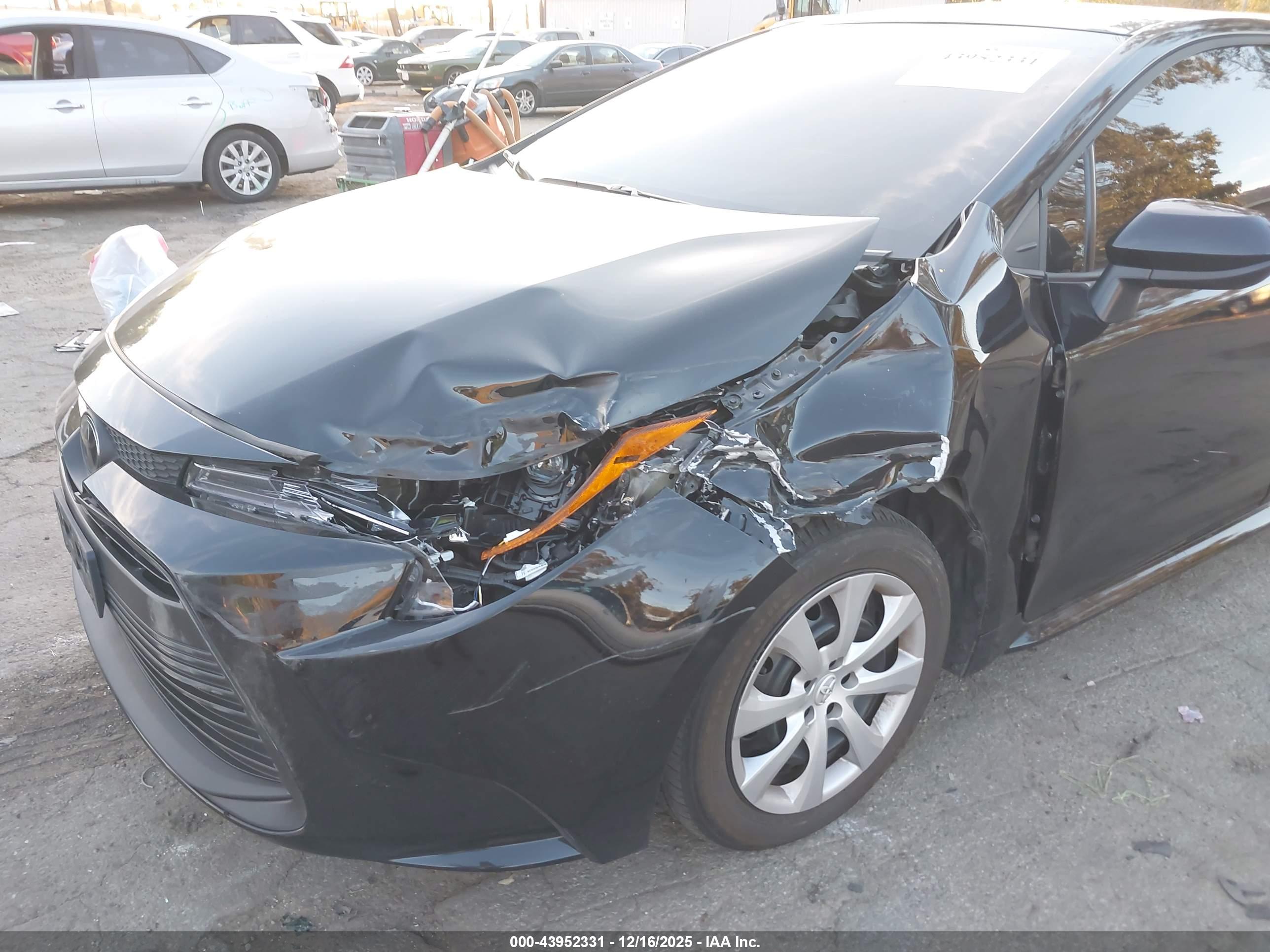 TOYOTA COROLLA image 6