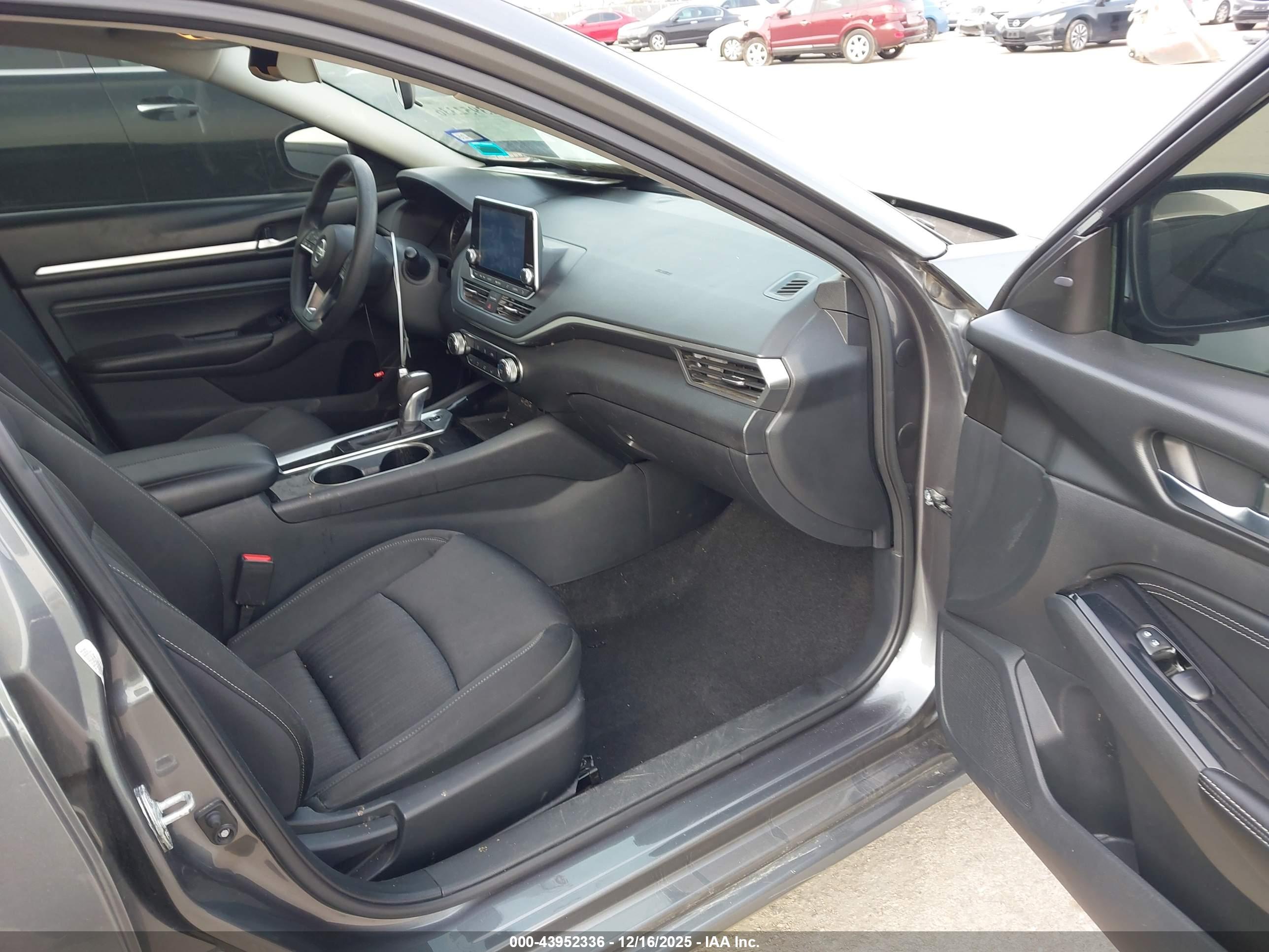 NISSAN ALTIMA image 5