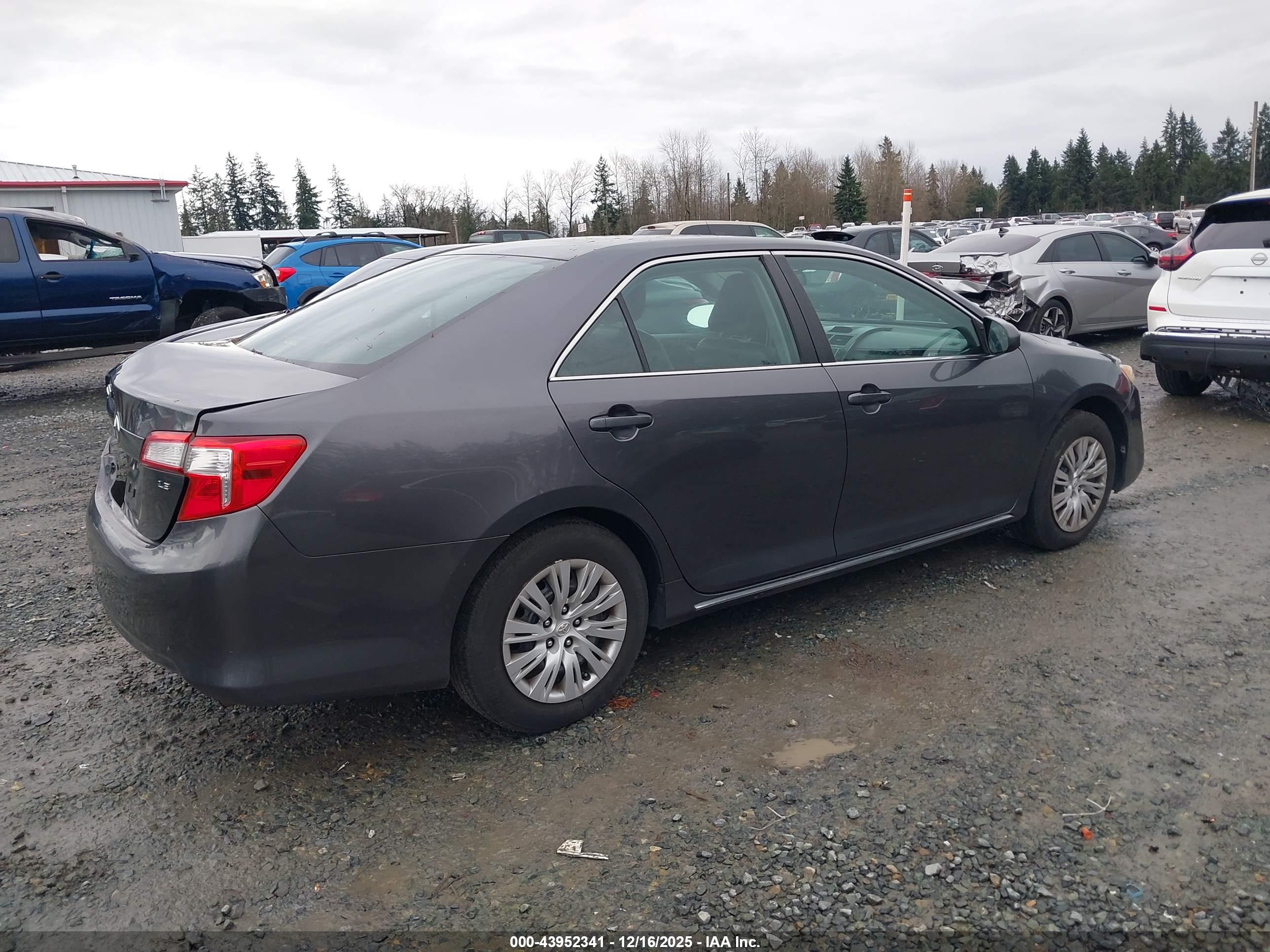 TOYOTA CAMRY image 4