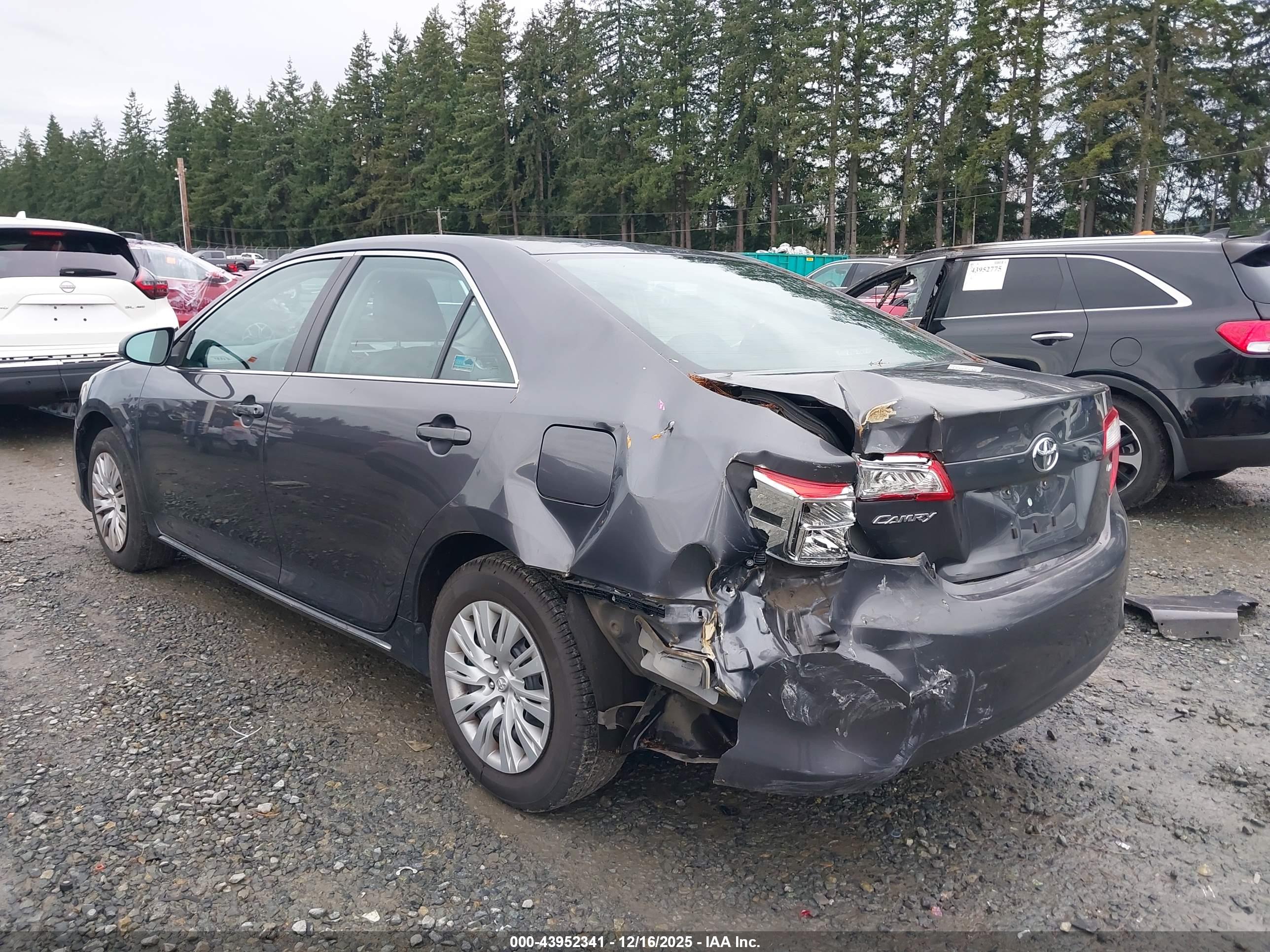 TOYOTA CAMRY image 6