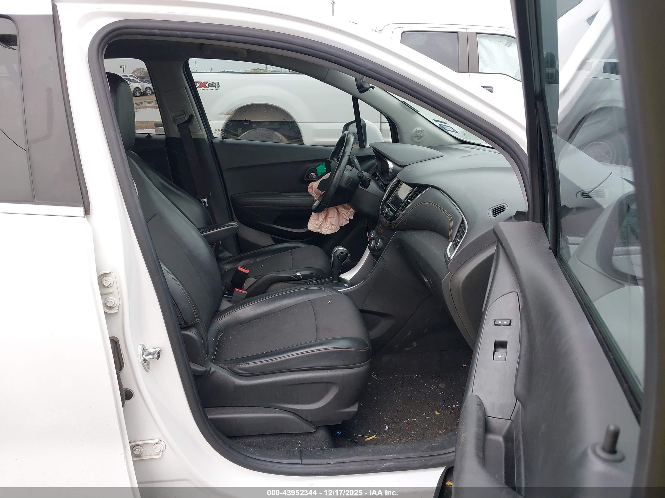 CHEVROLET TRAX image 5
