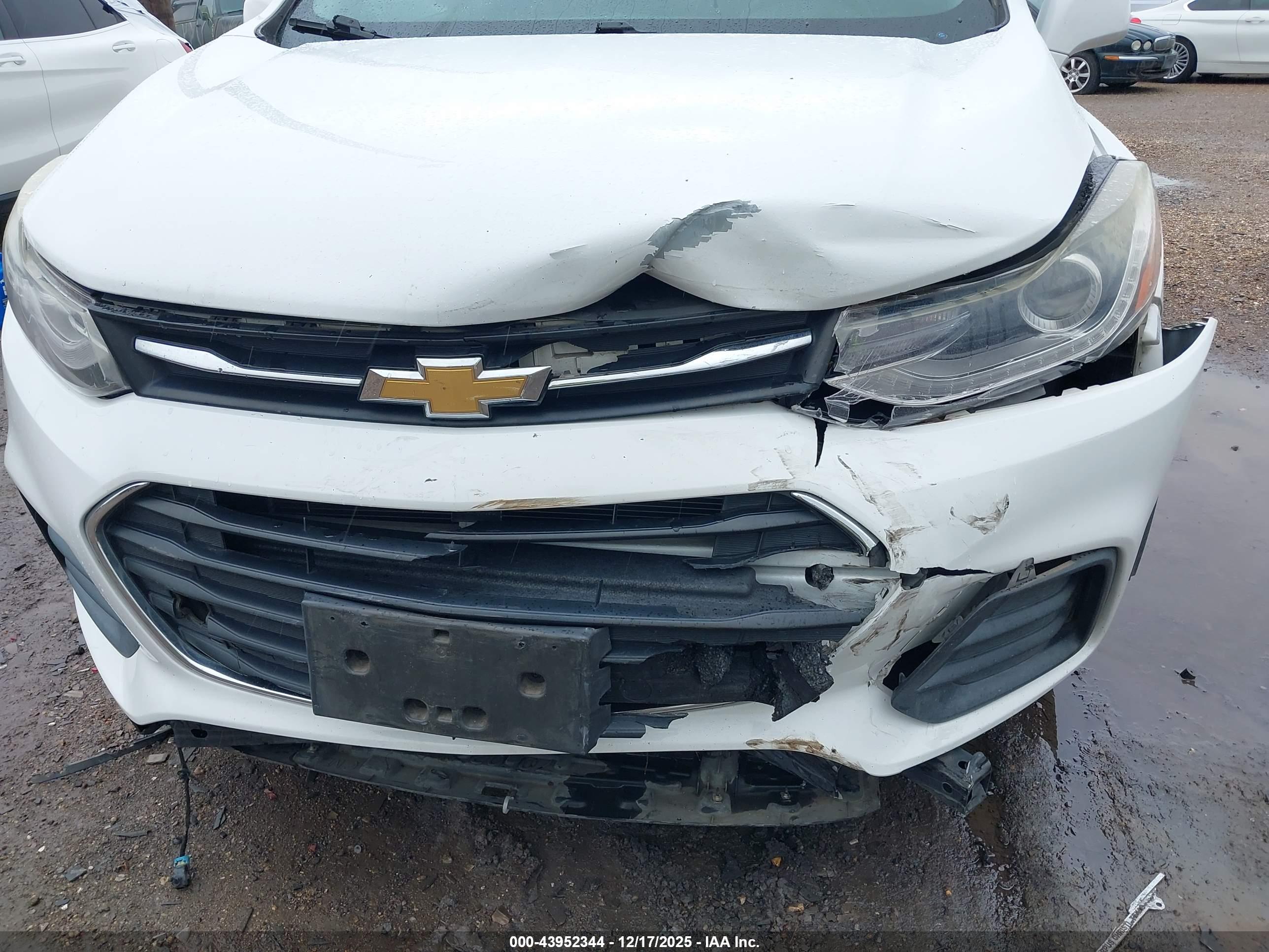 CHEVROLET TRAX image 6