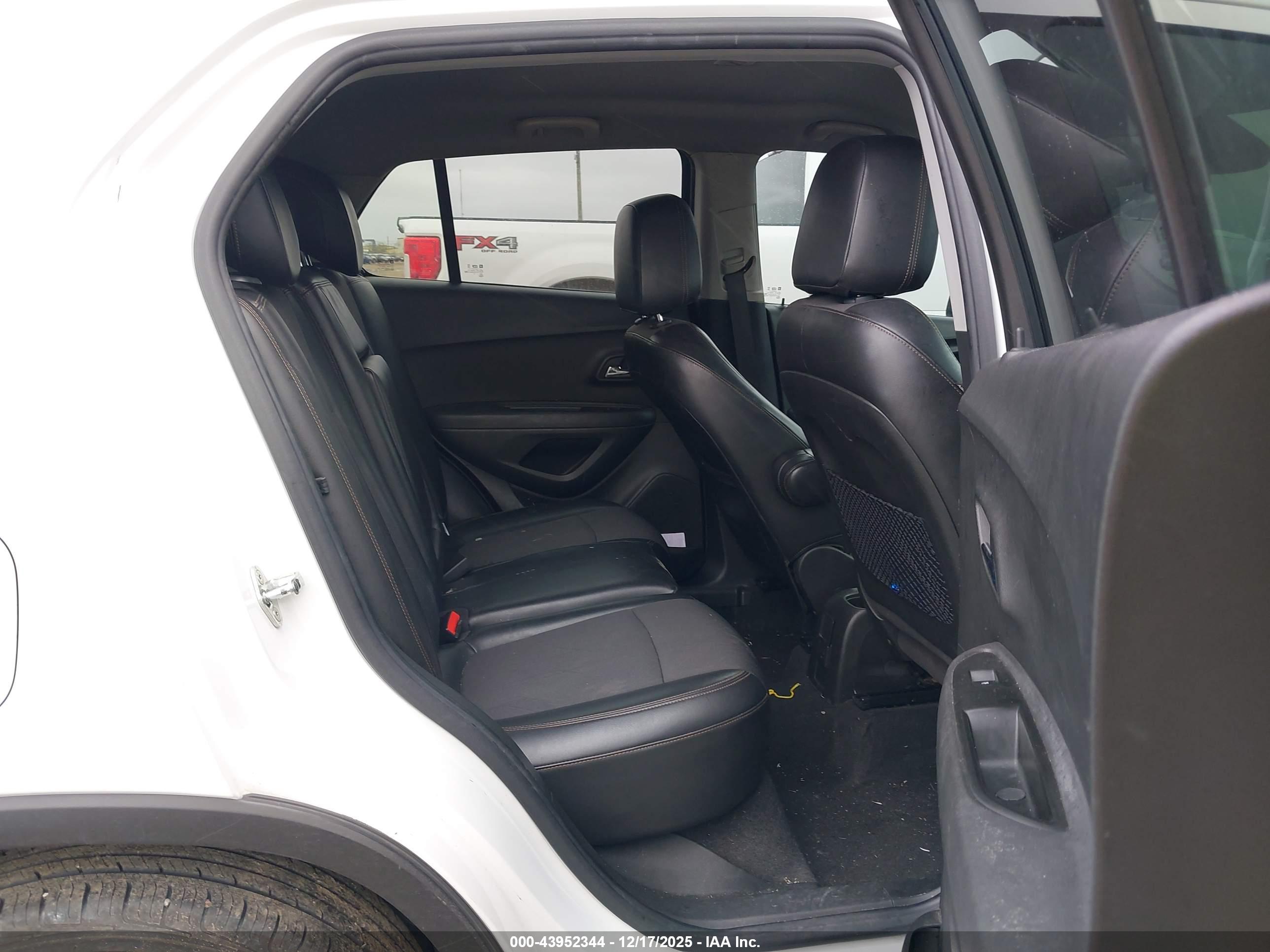 CHEVROLET TRAX image 8