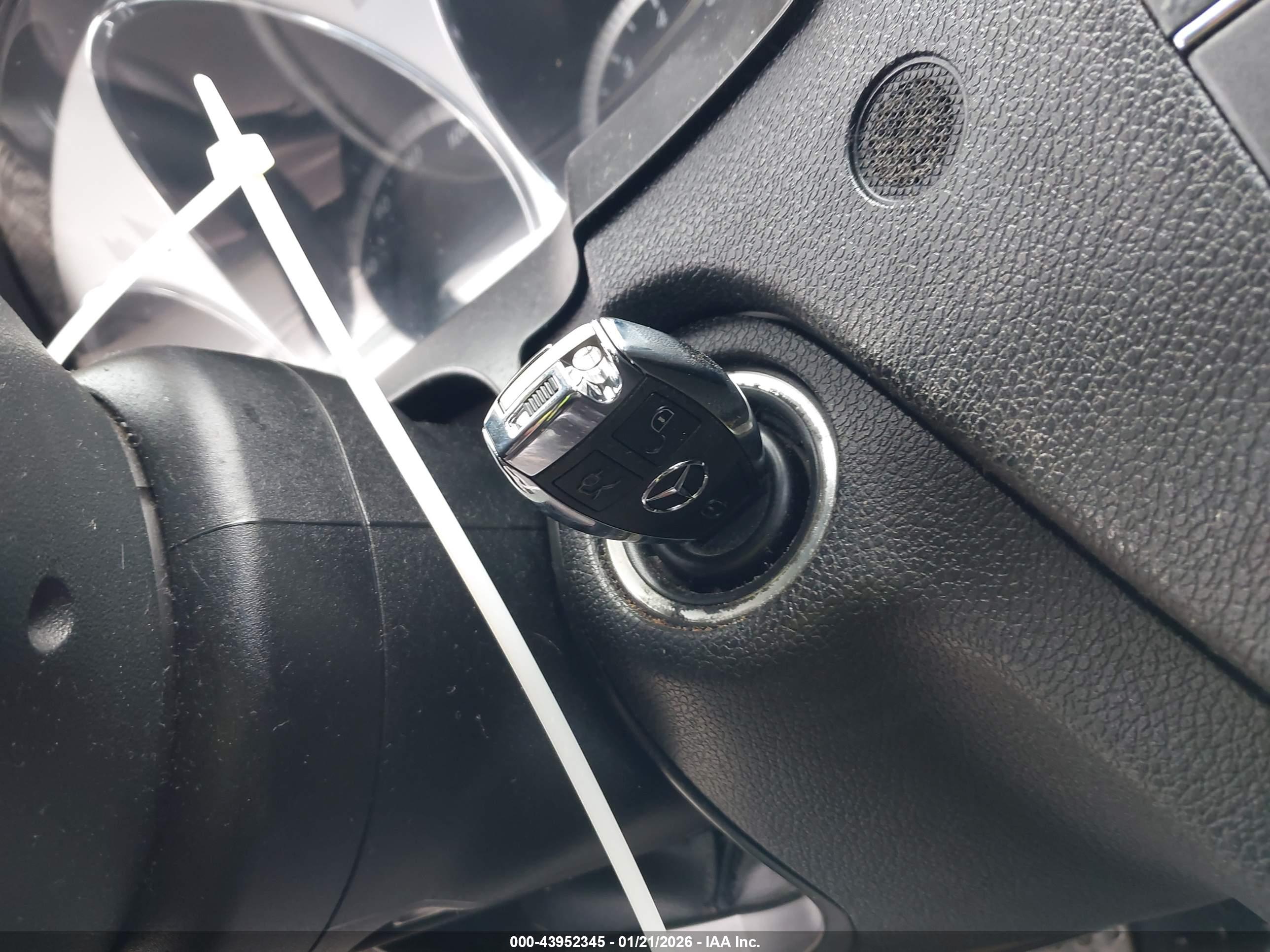 MERCEDES-BENZ C image 11