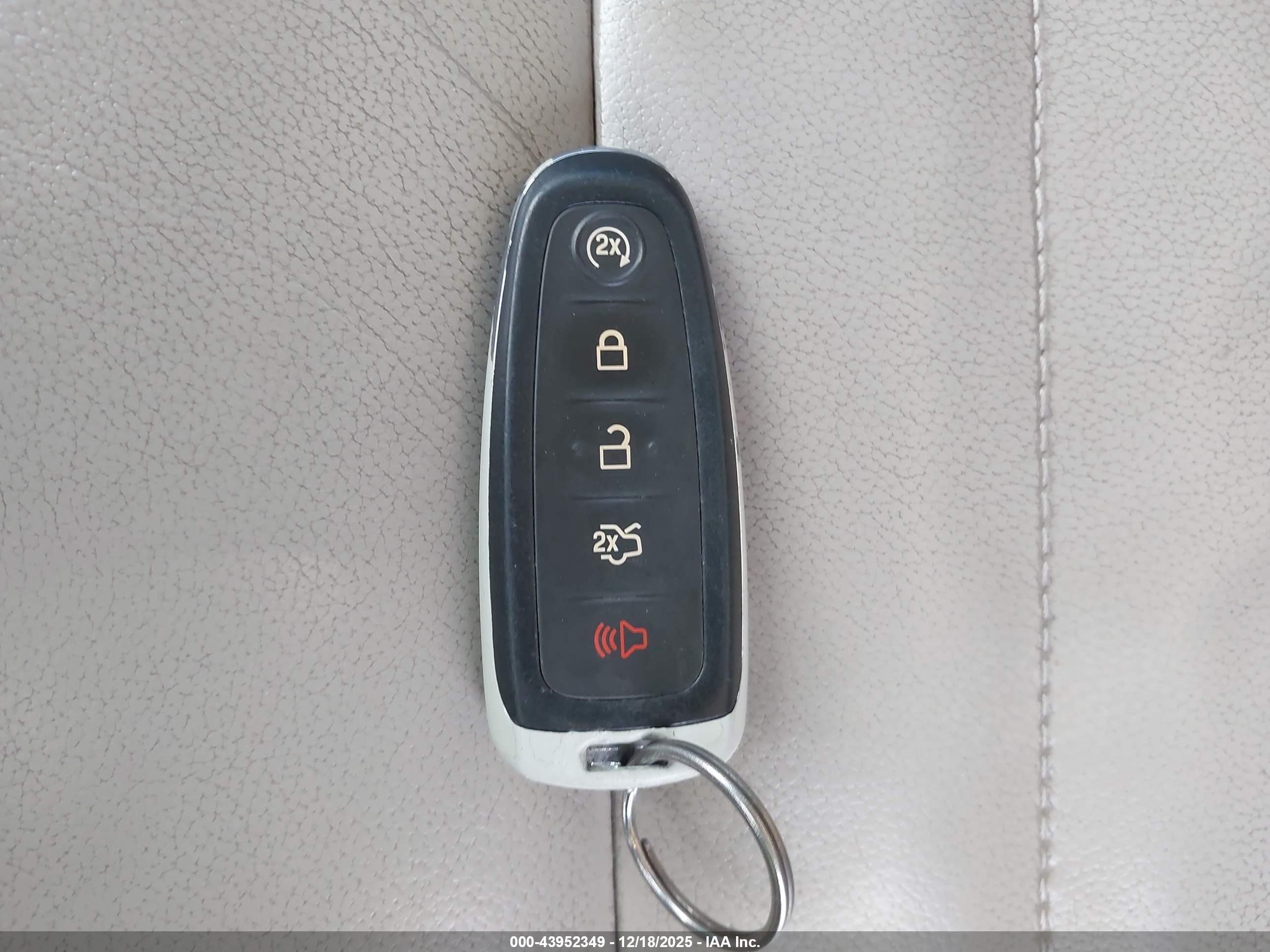 FORD C-MAX image 11