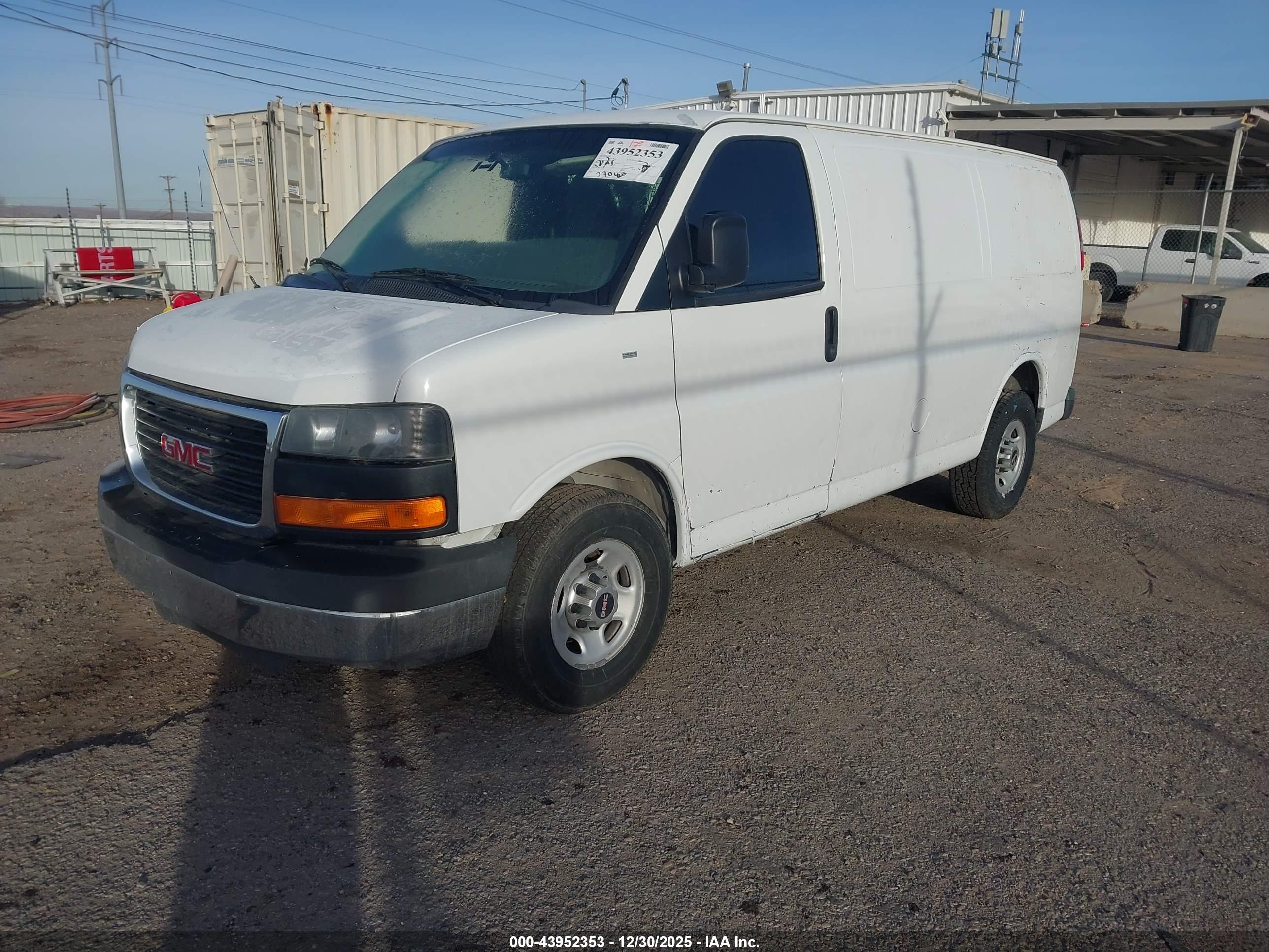 GMC SAVANA image 2