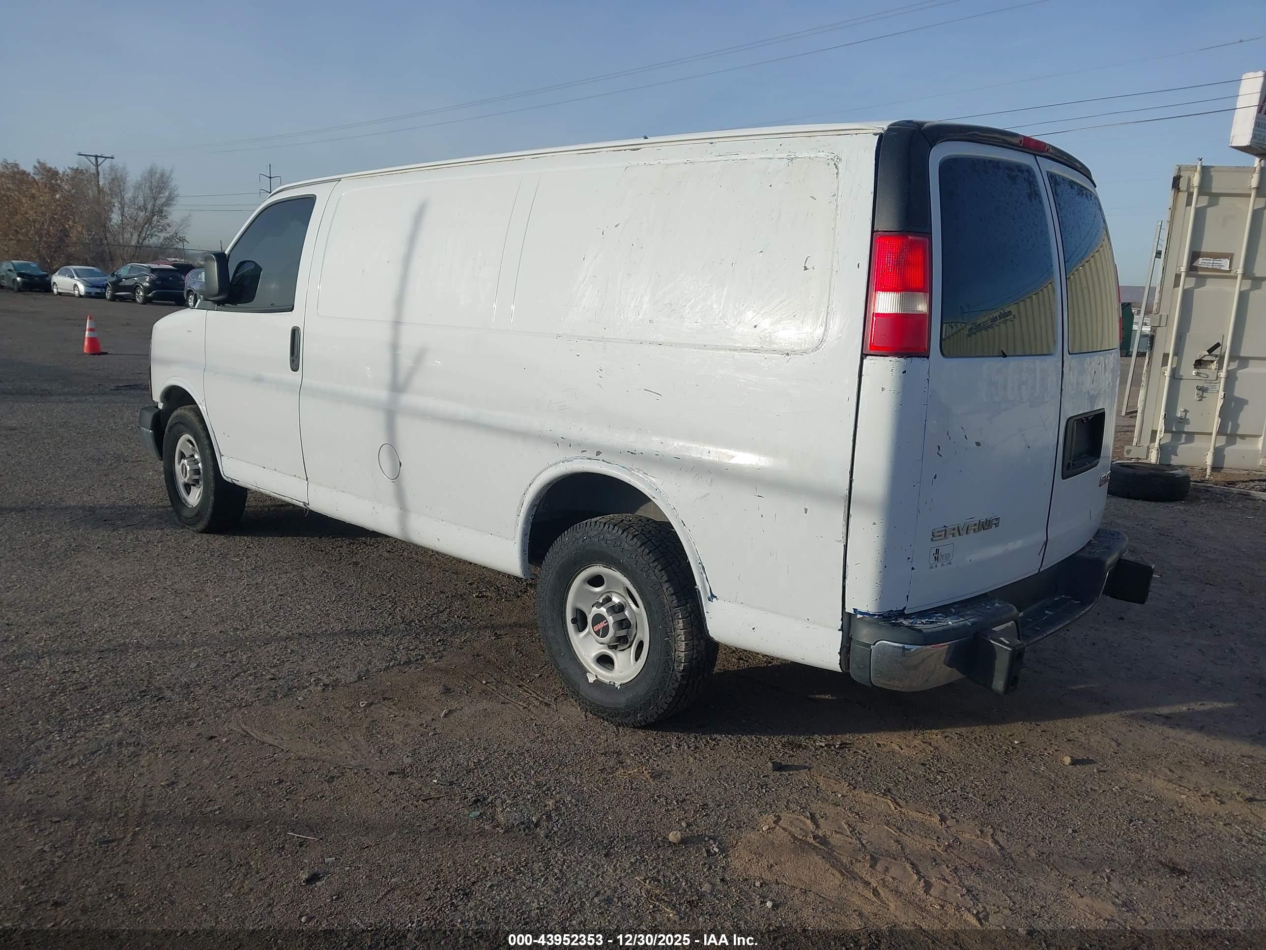 GMC SAVANA image 3