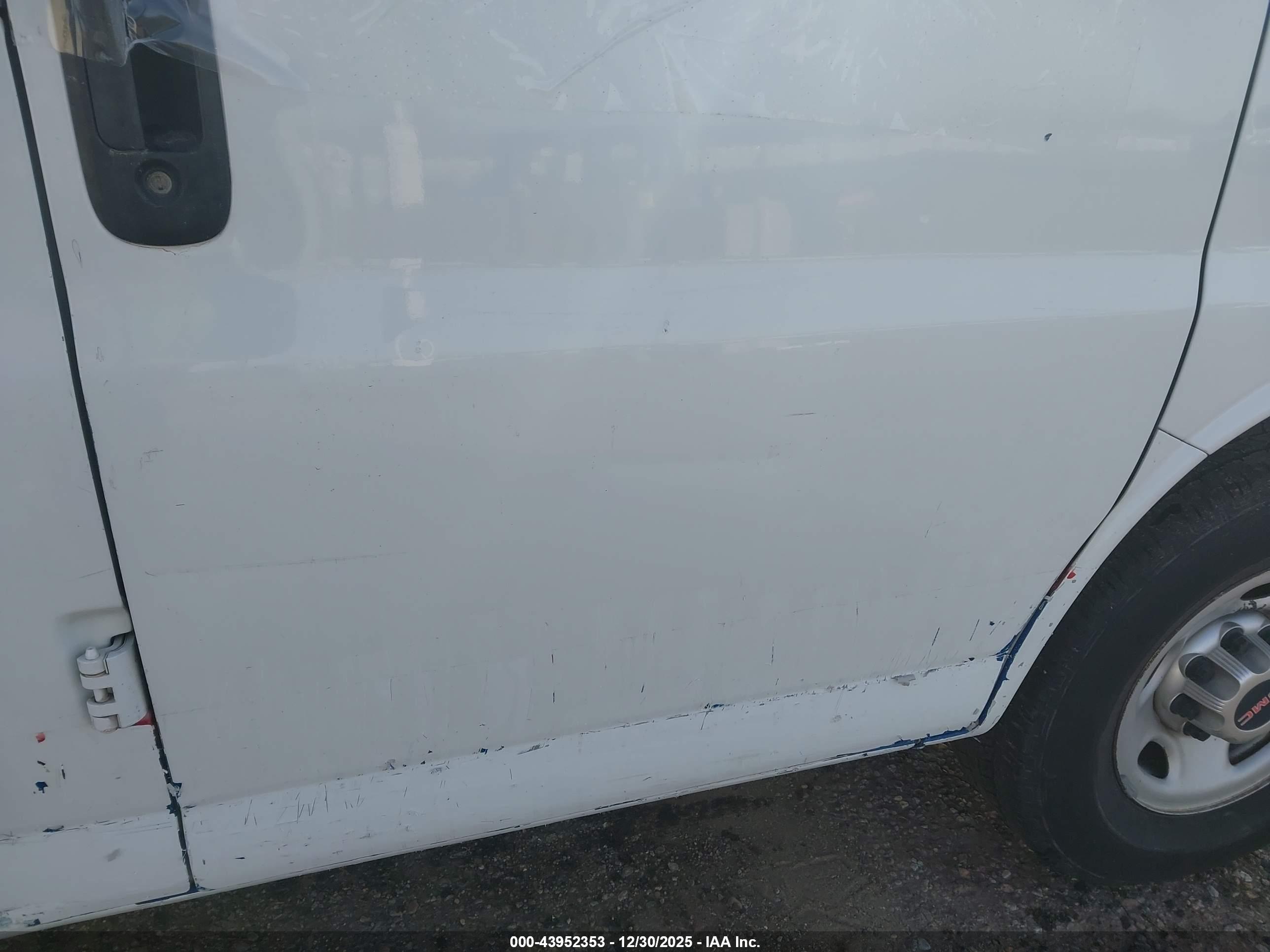 GMC SAVANA image 6