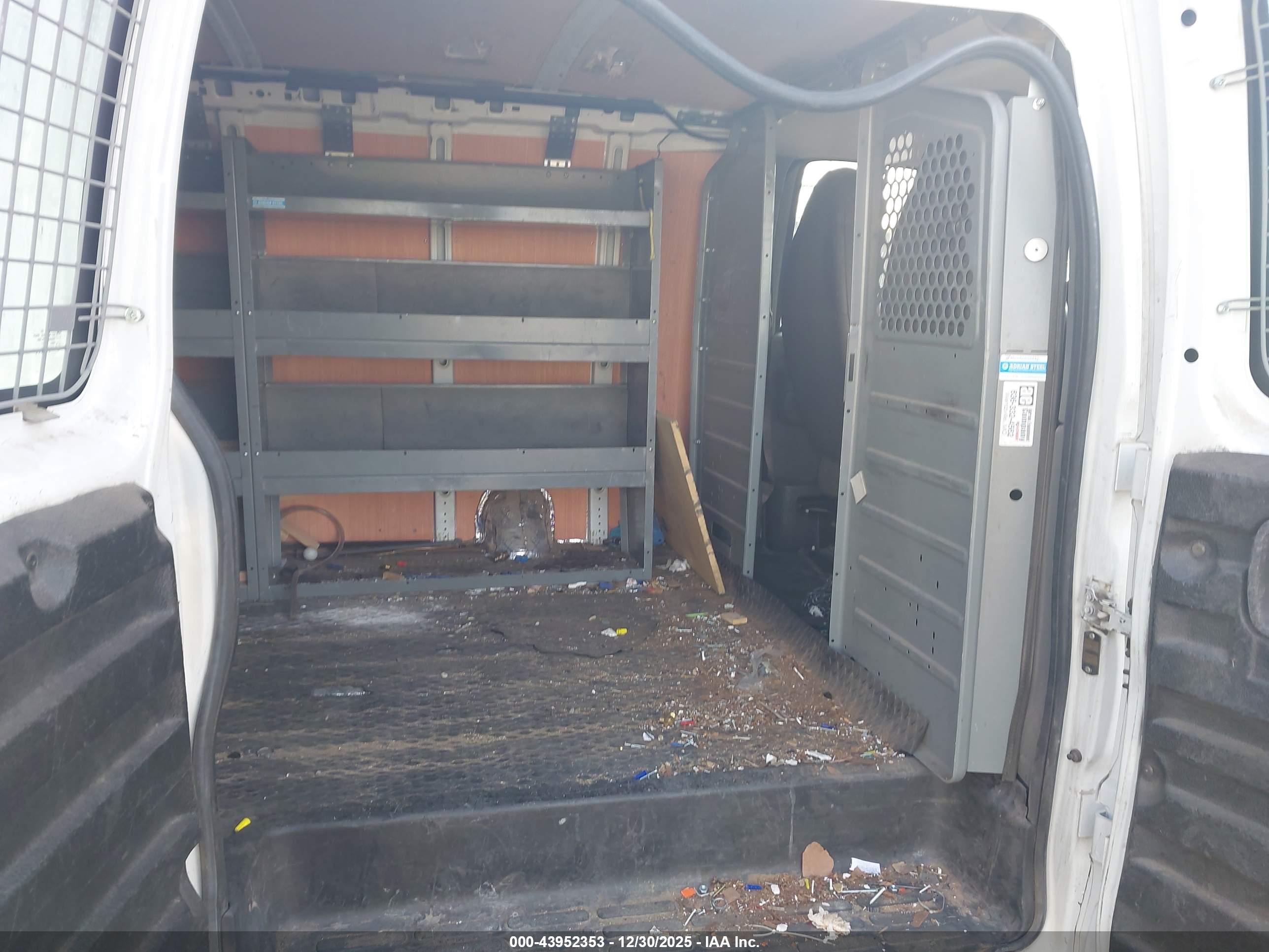 GMC SAVANA image 8