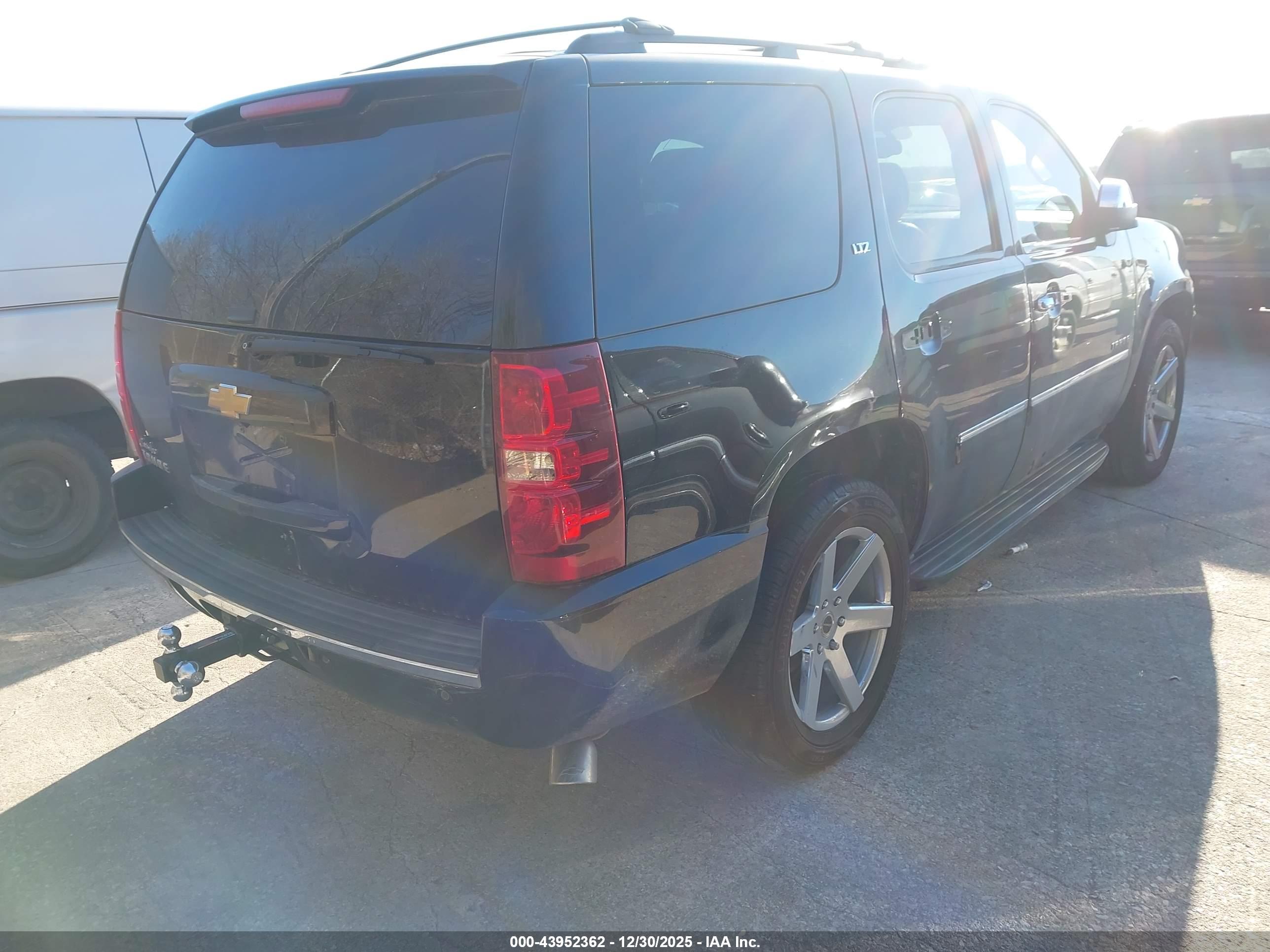 CHEVROLET TAHOE image 4