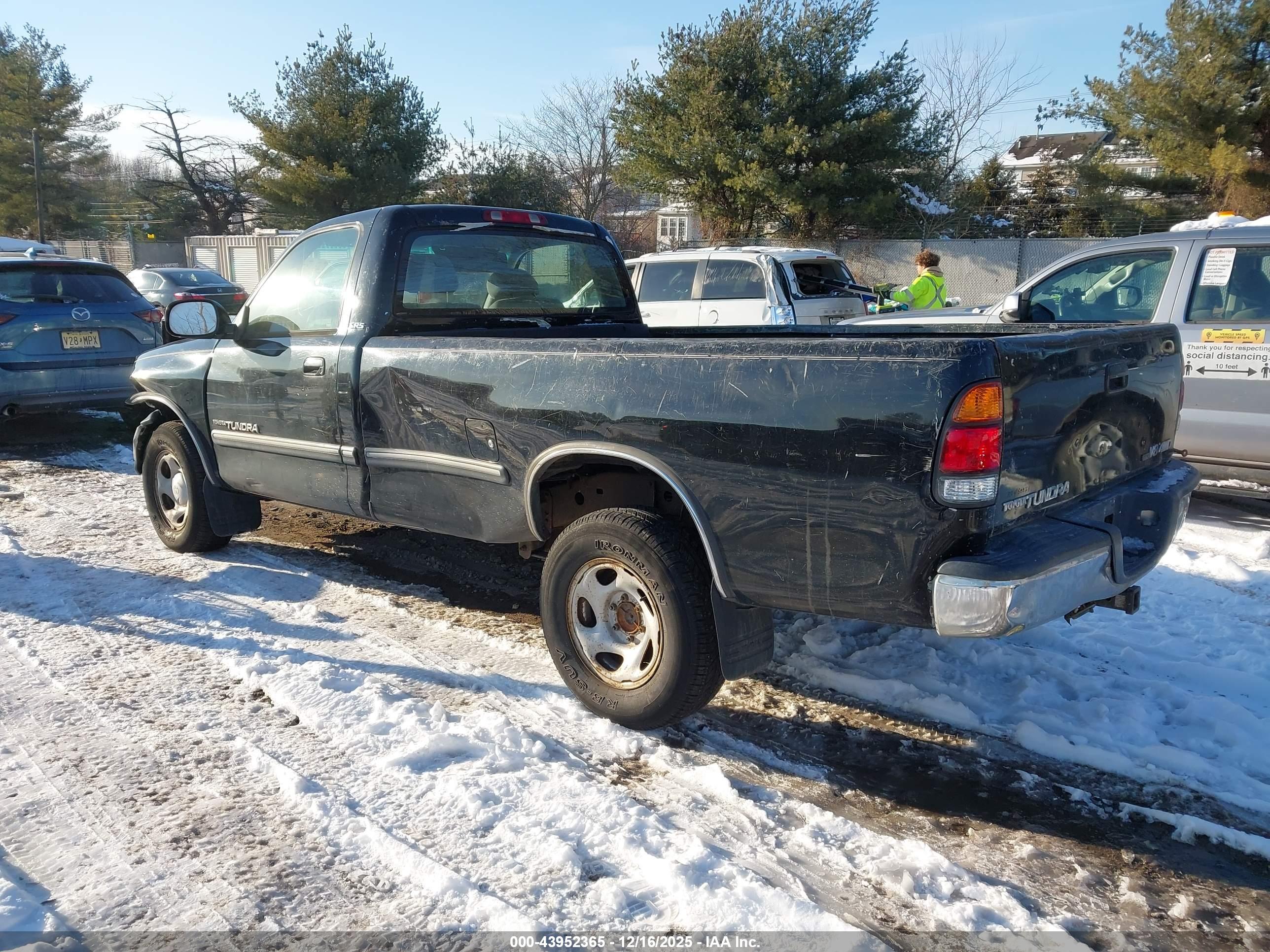 TOYOTA TUNDRA image 3