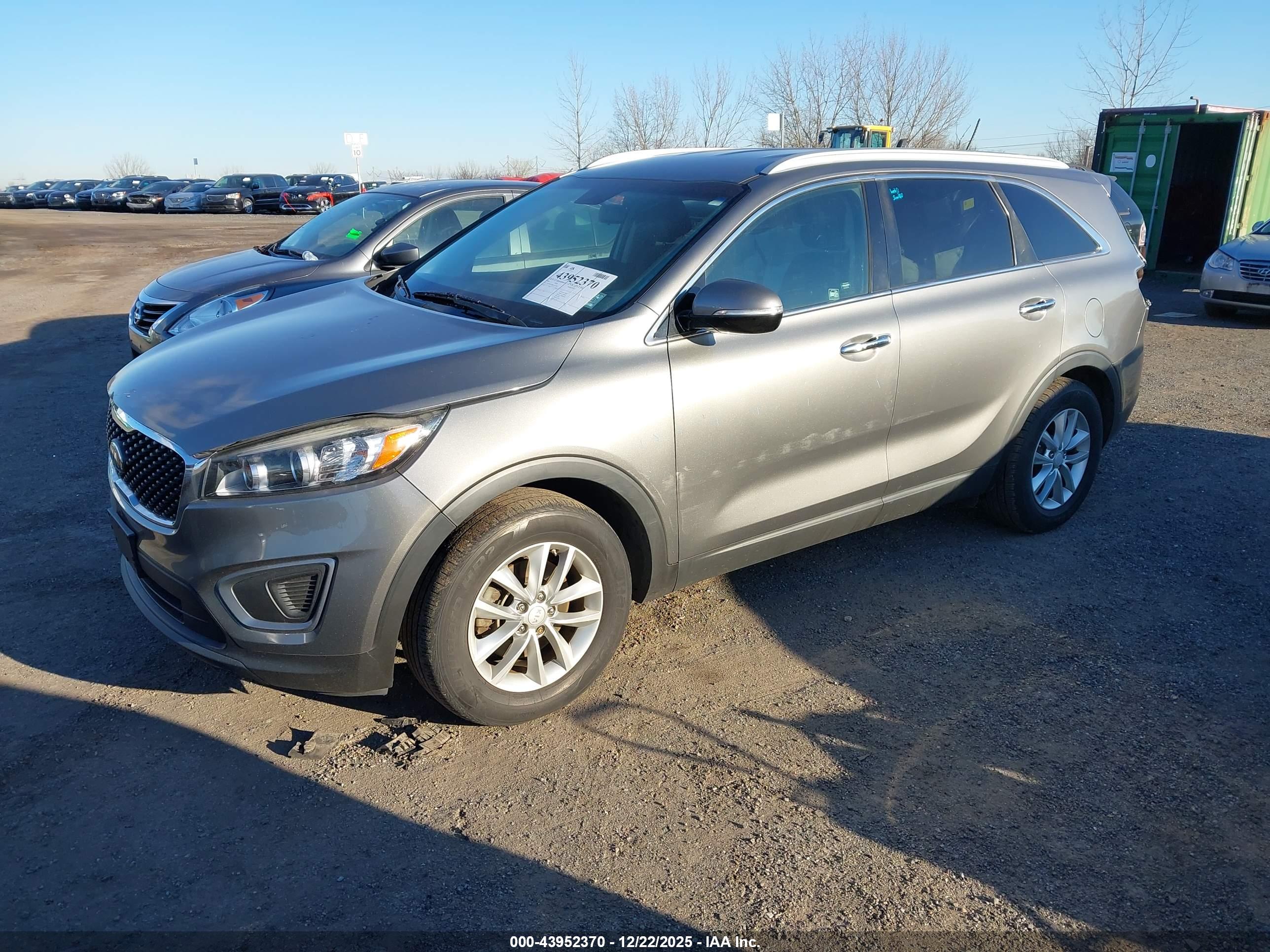 KIA SORENTO image 2