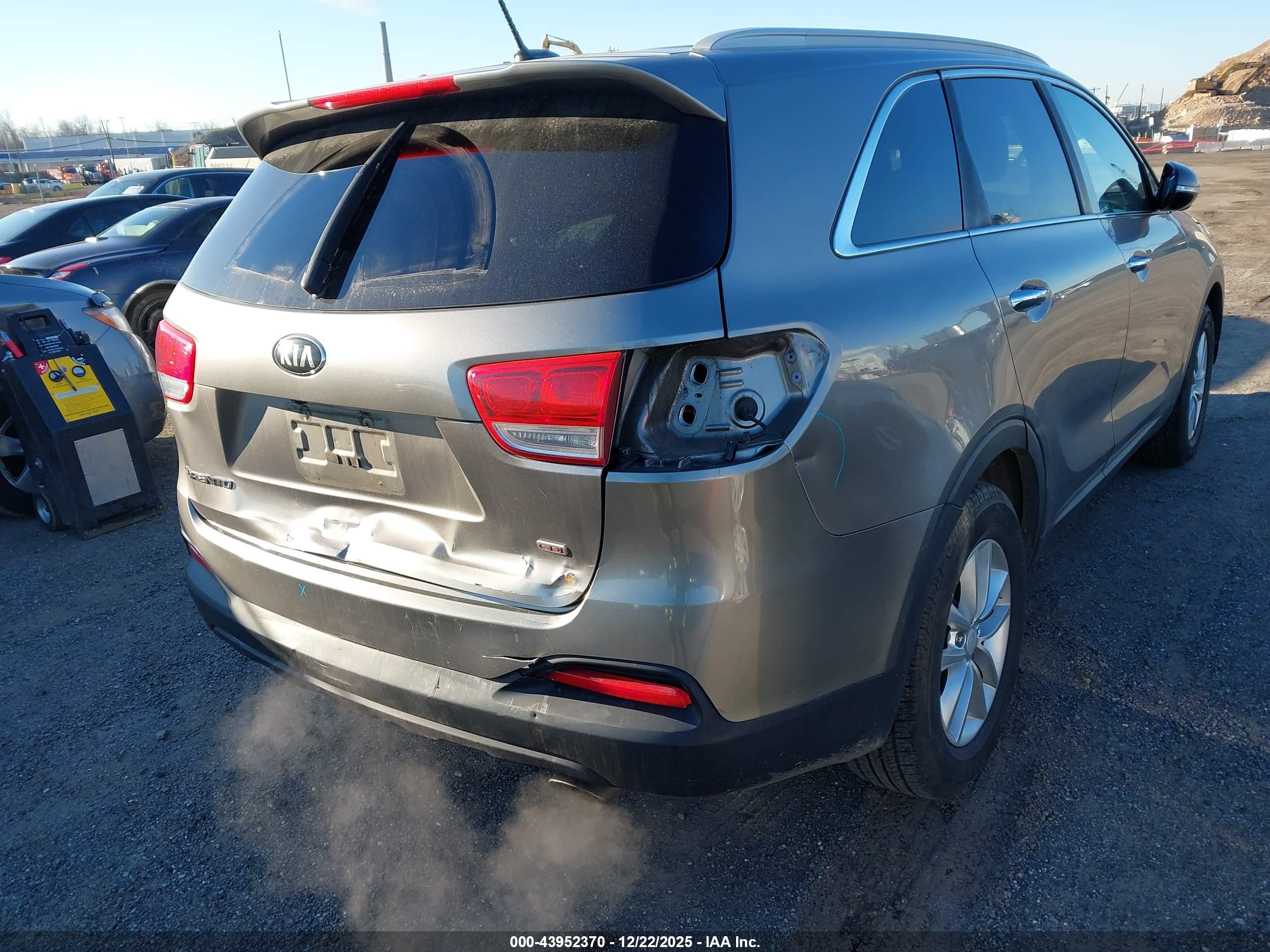 KIA SORENTO image 6