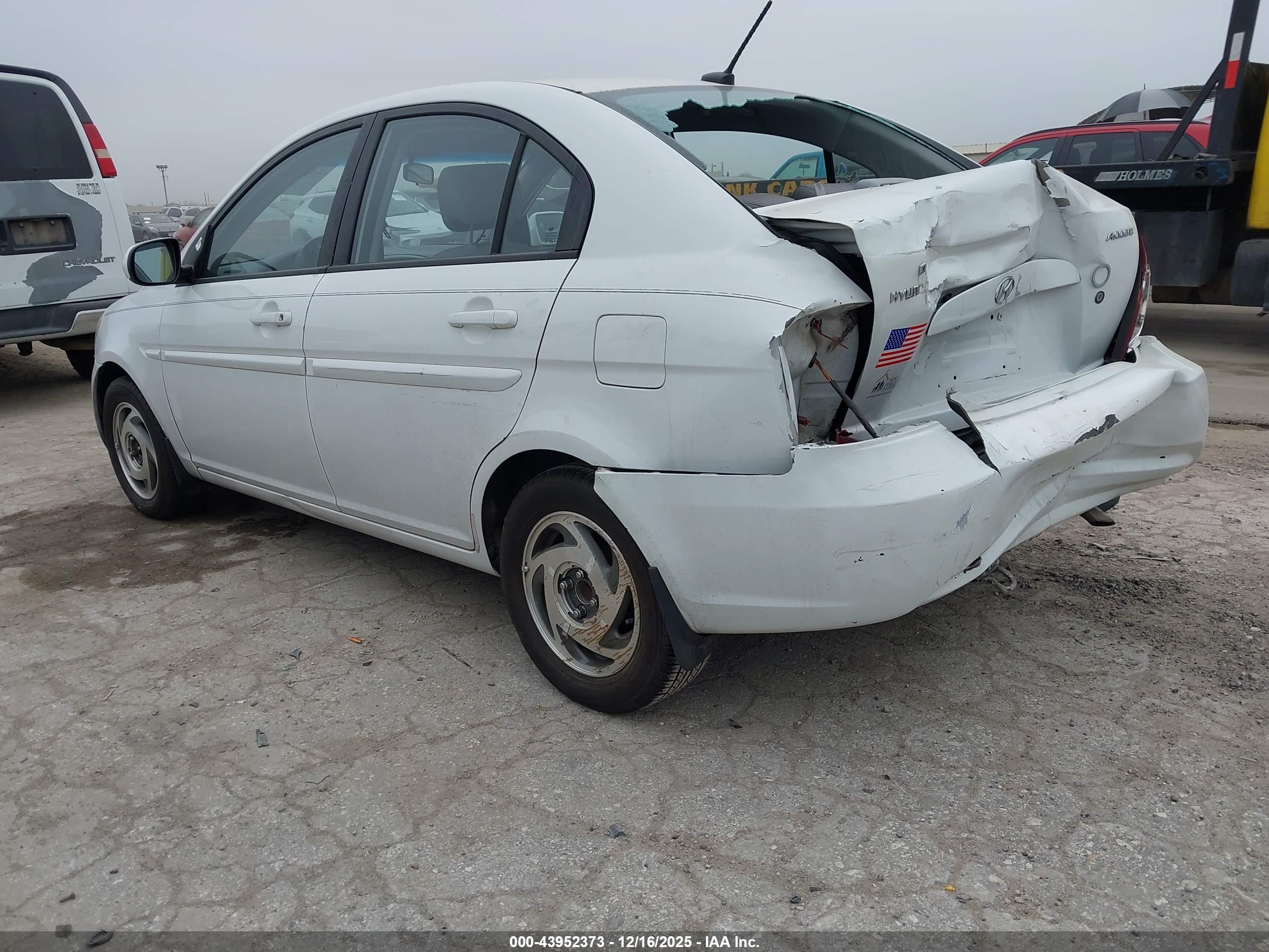 HYUNDAI ACCENT image 3