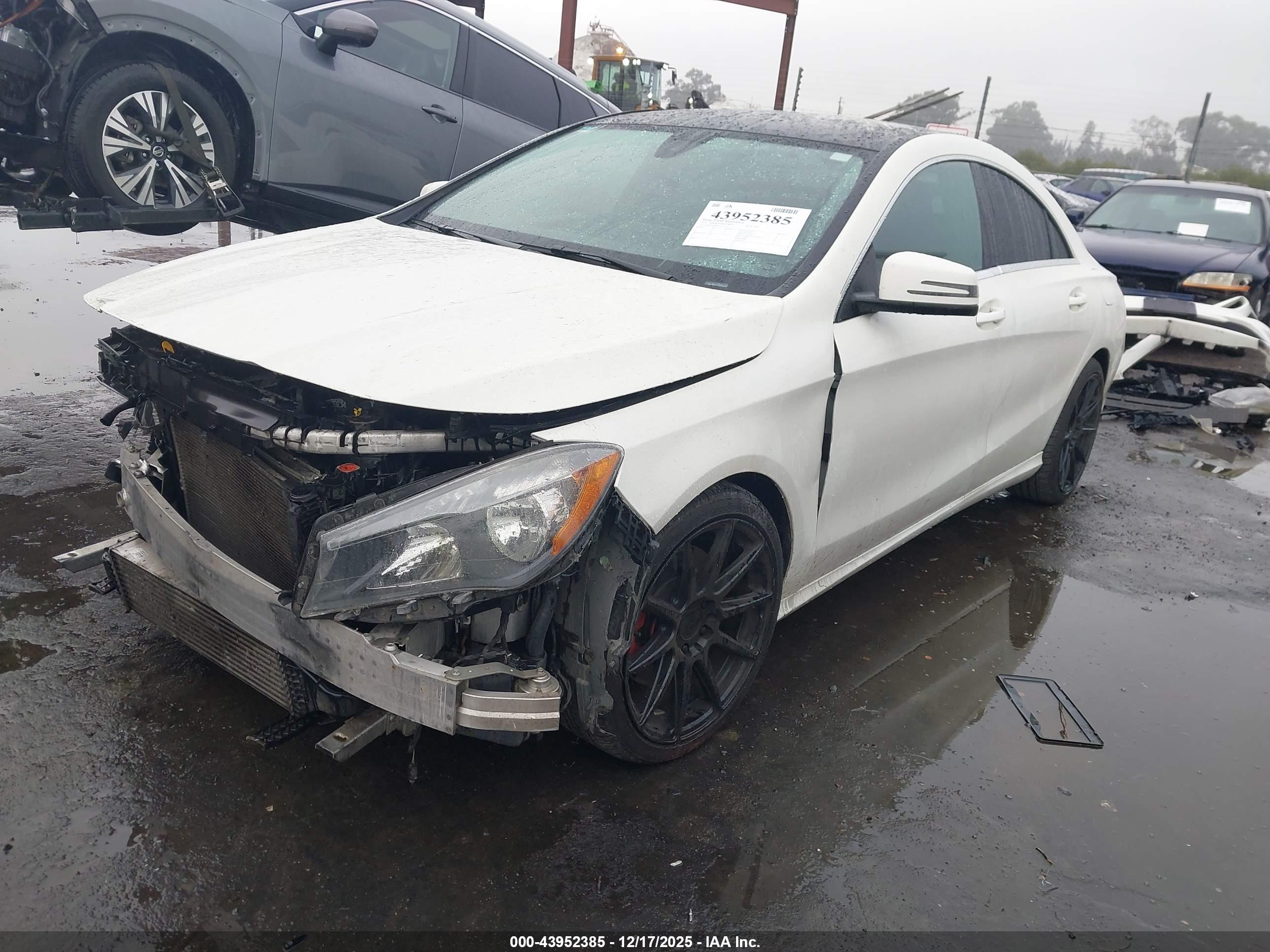 MERCEDES-BENZ CLA image 2