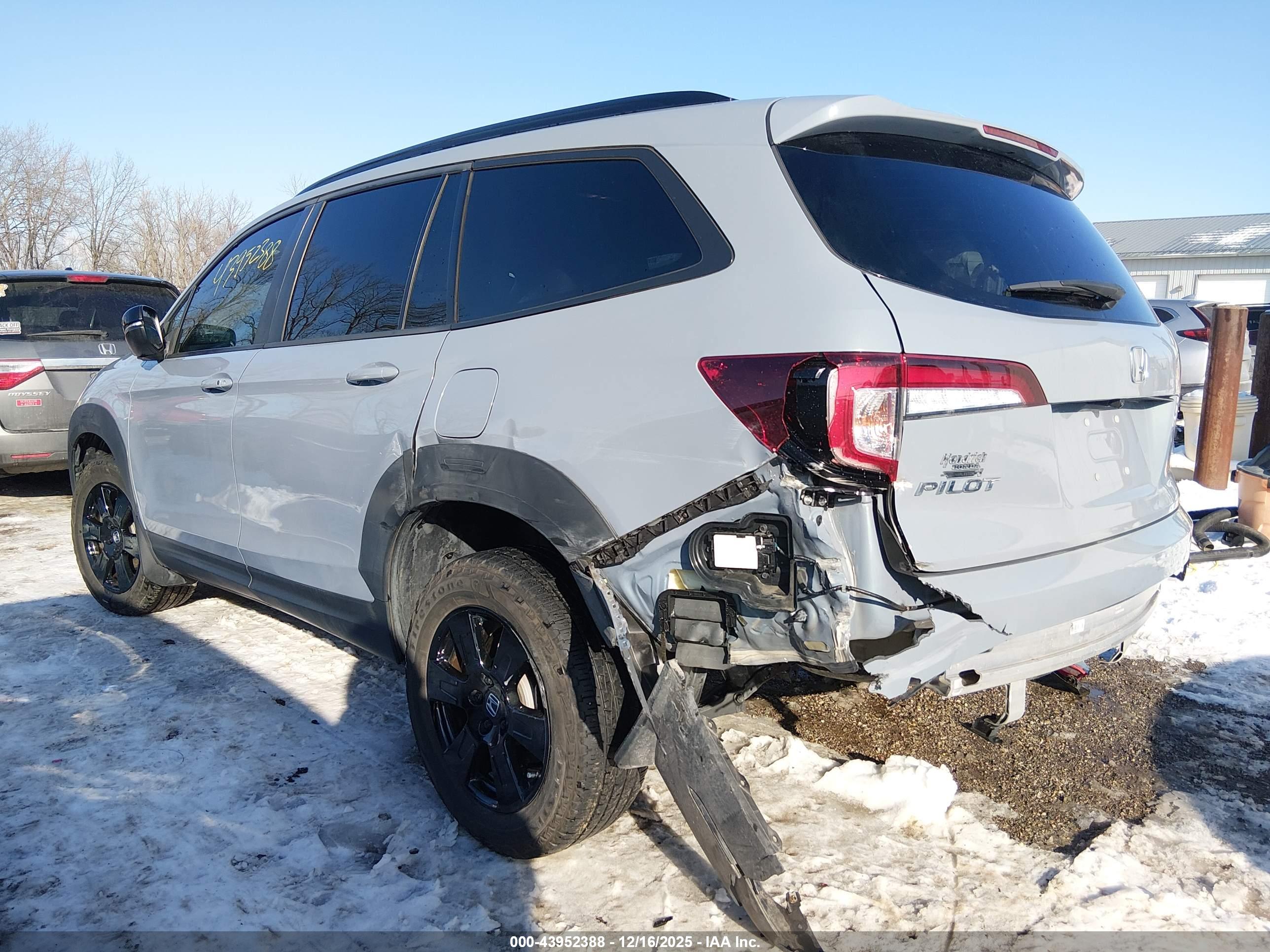 HONDA PILOT image 3