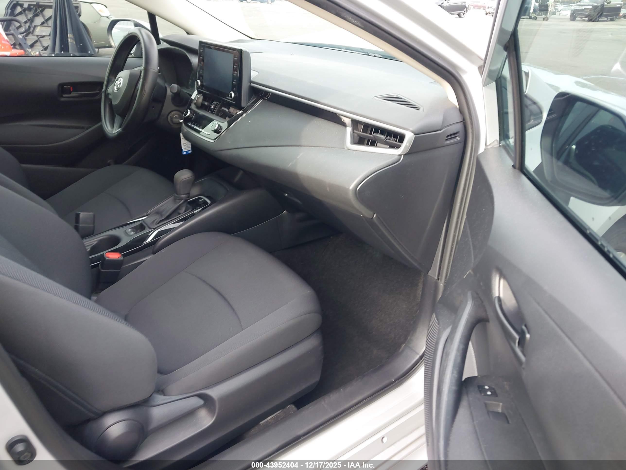TOYOTA COROLLA image 5