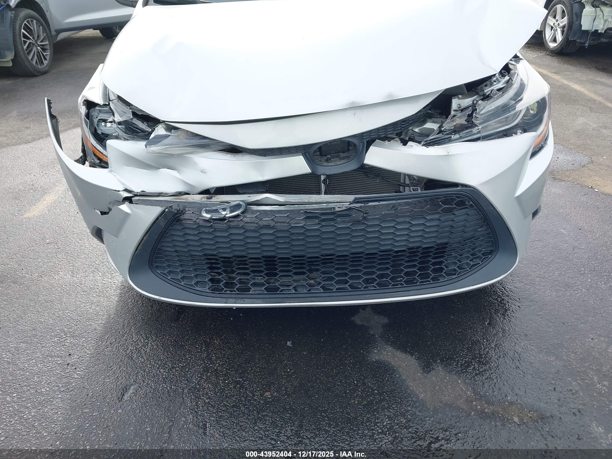 TOYOTA COROLLA image 6