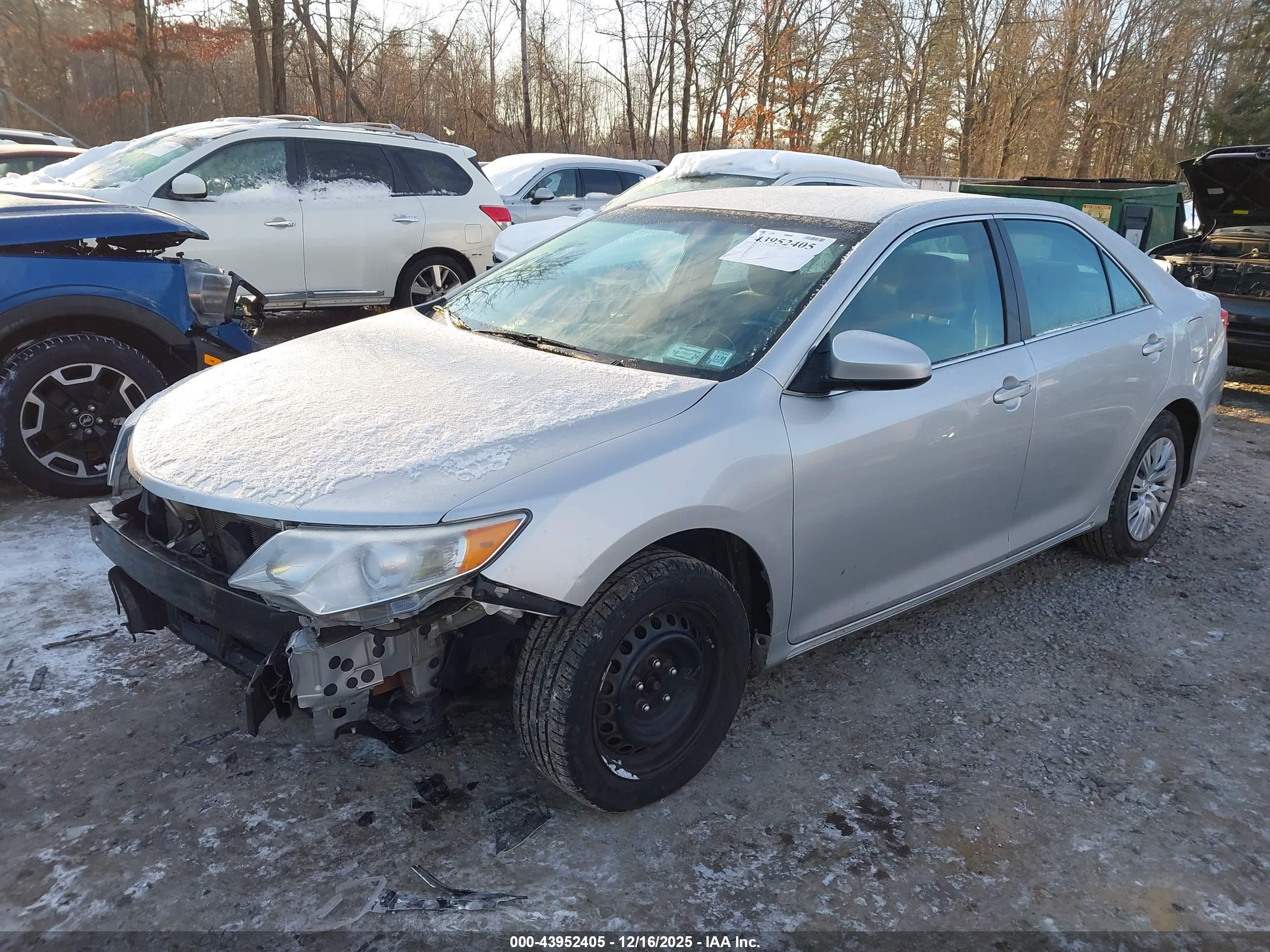 TOYOTA CAMRY image 2