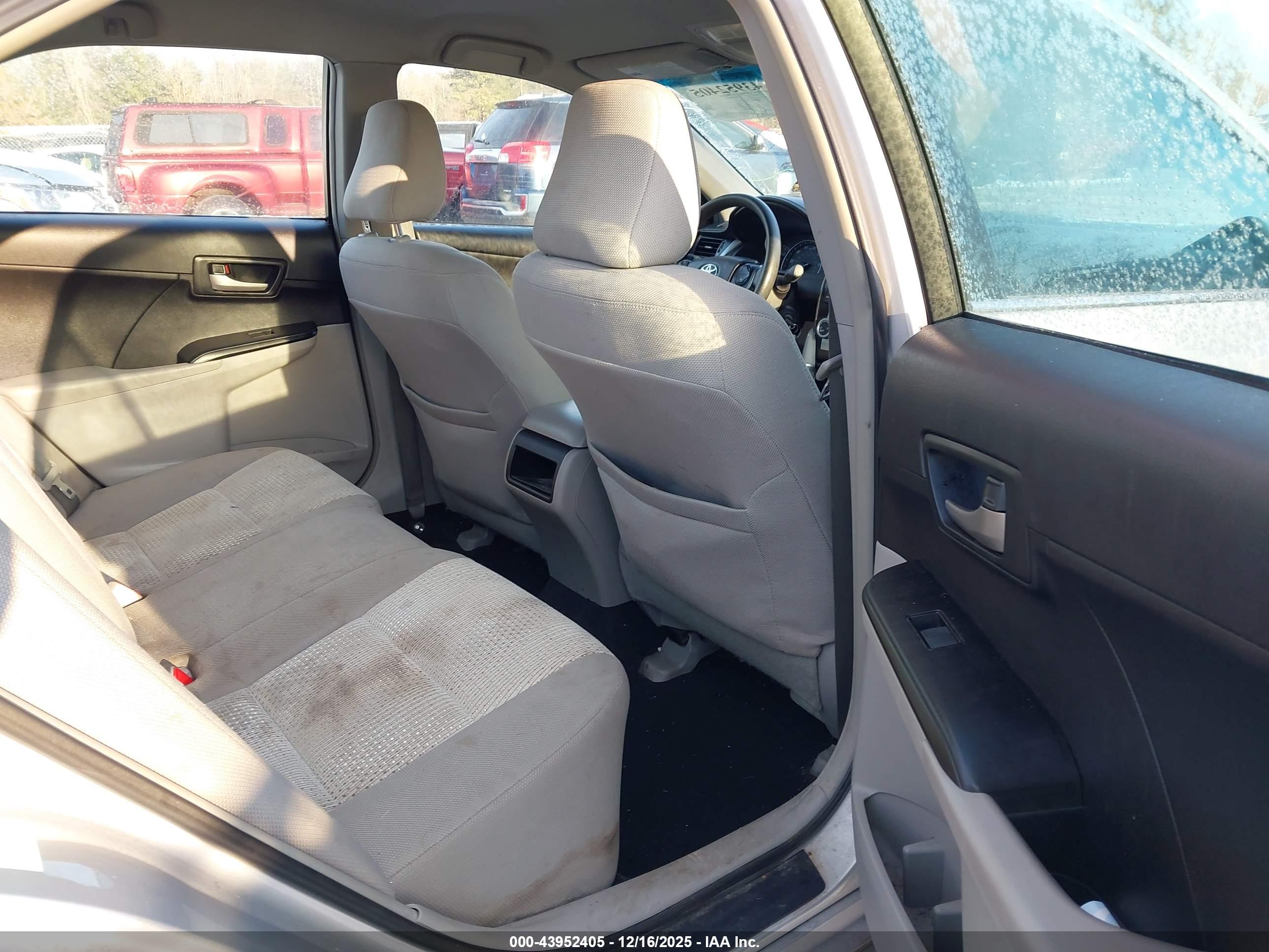 TOYOTA CAMRY image 8