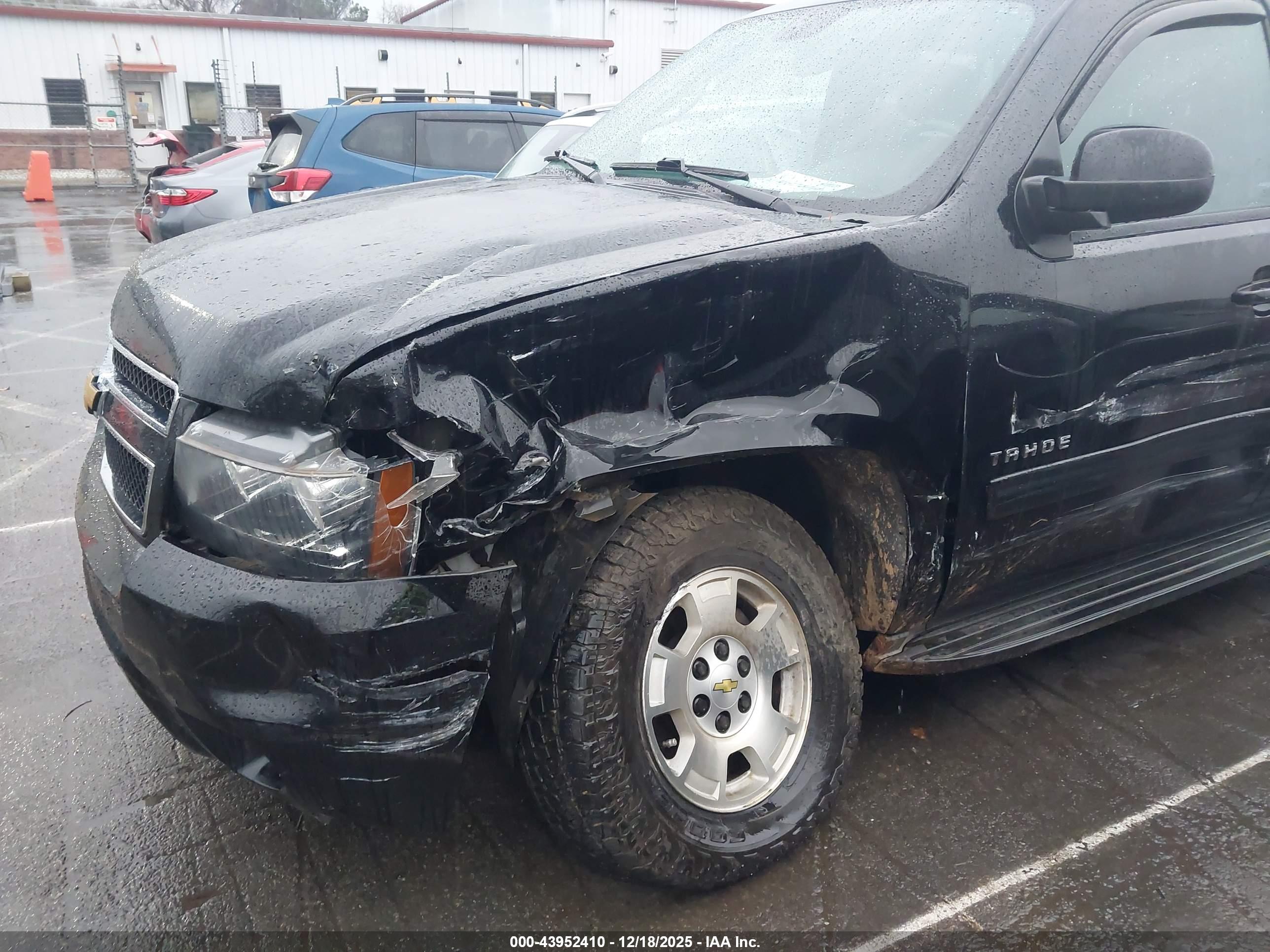 CHEVROLET TAHOE image 6