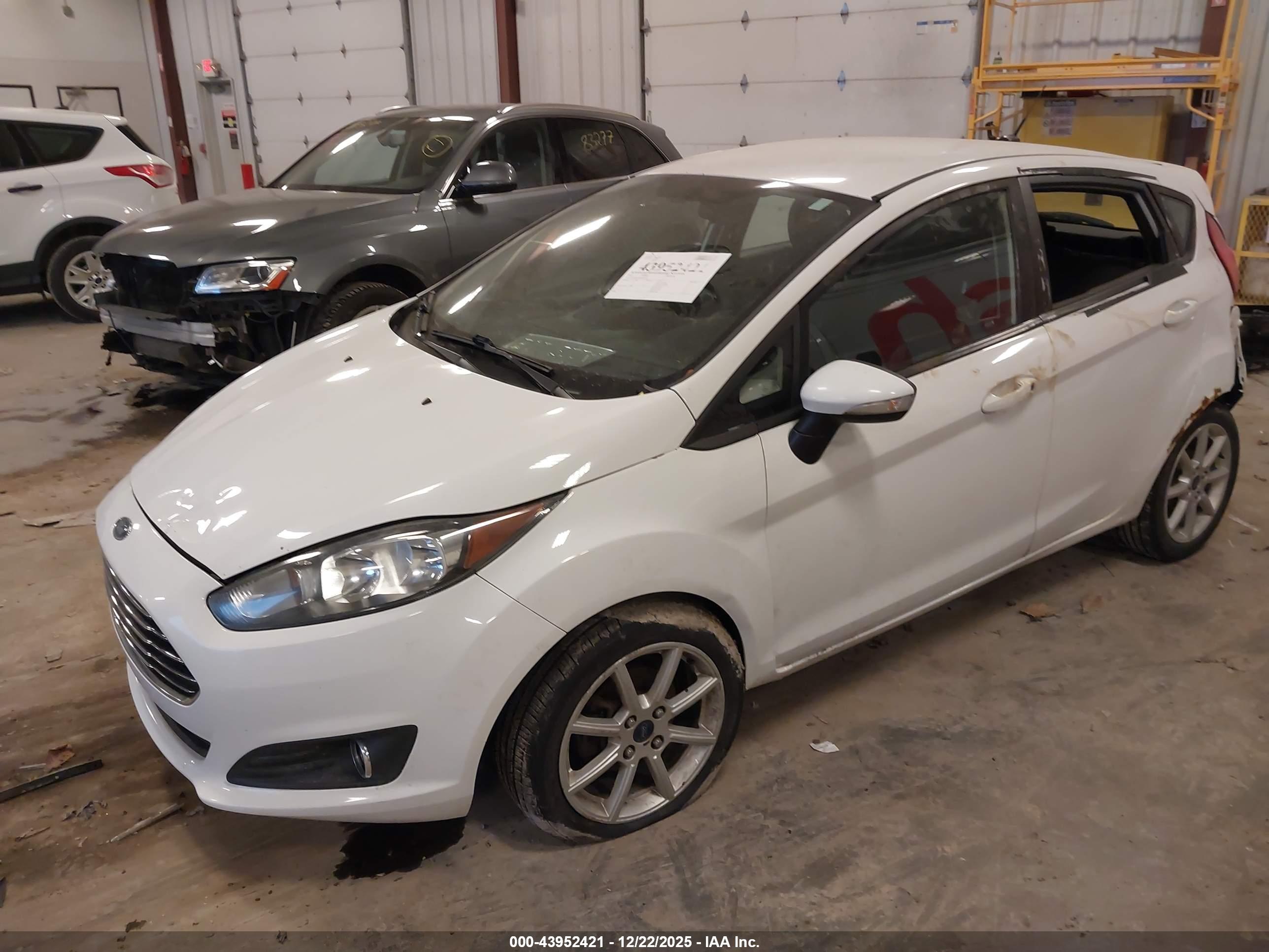 FORD FIESTA image 2