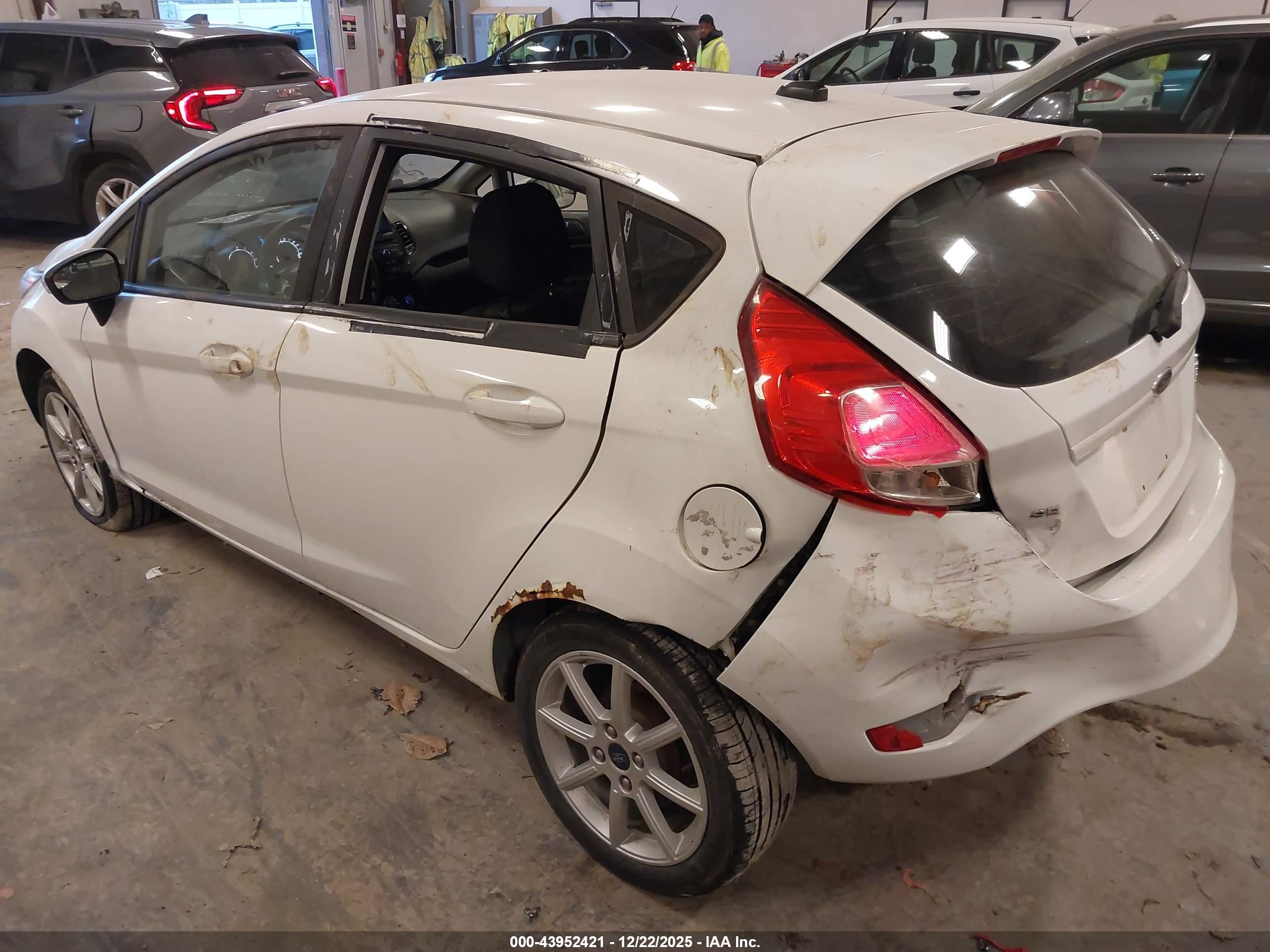 FORD FIESTA image 3
