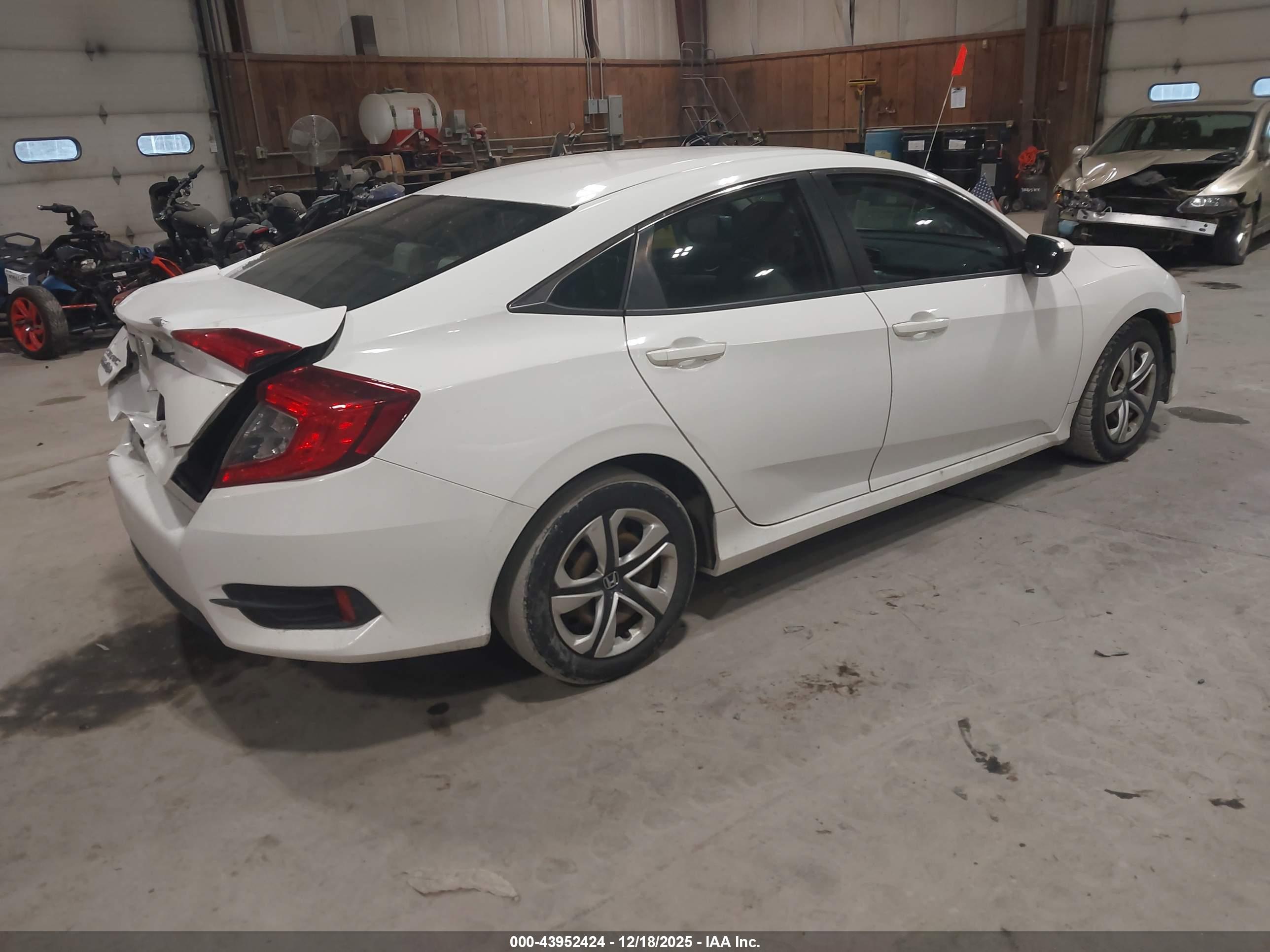 HONDA CIVIC image 4