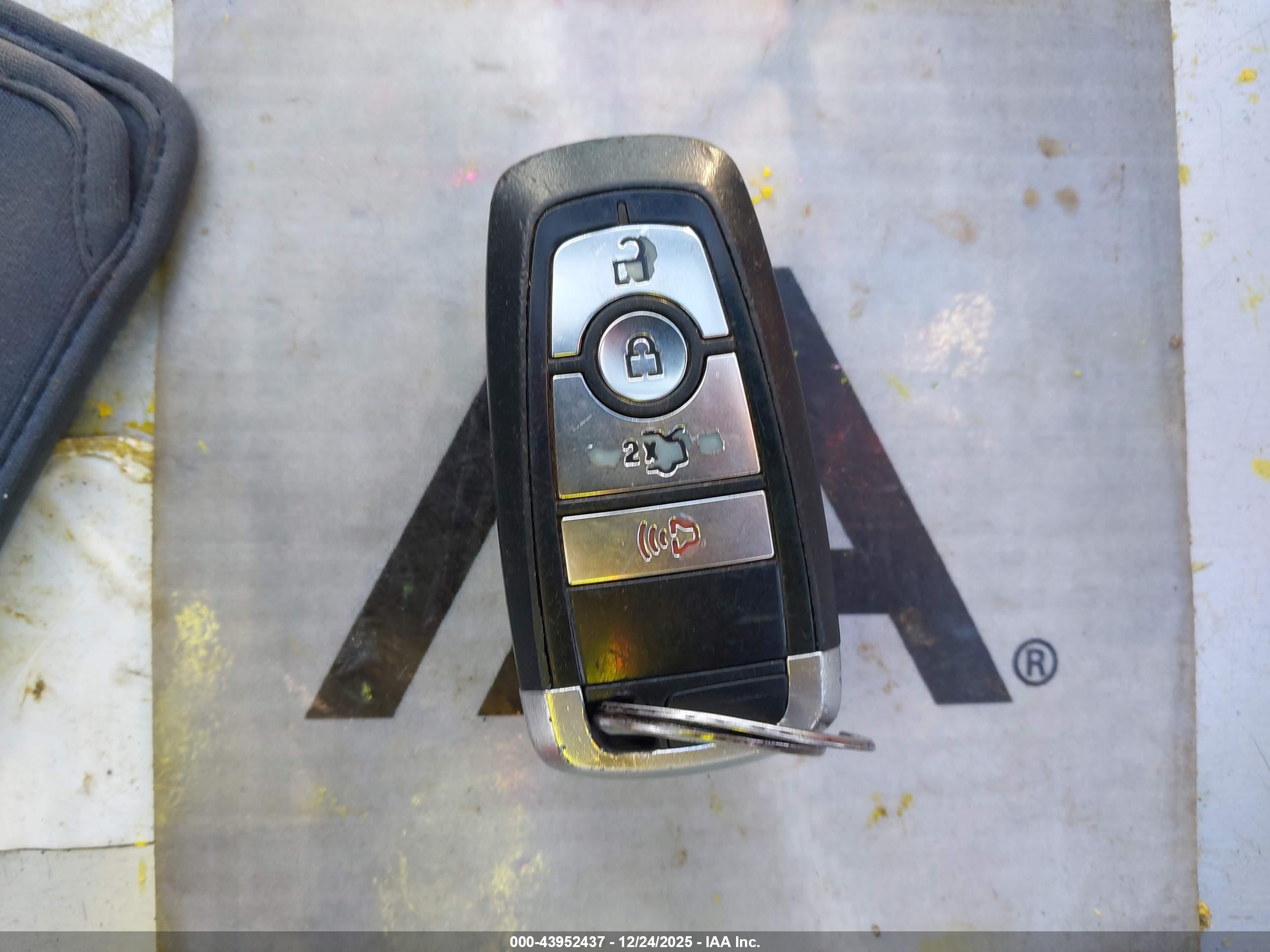 FORD FUSION image 11