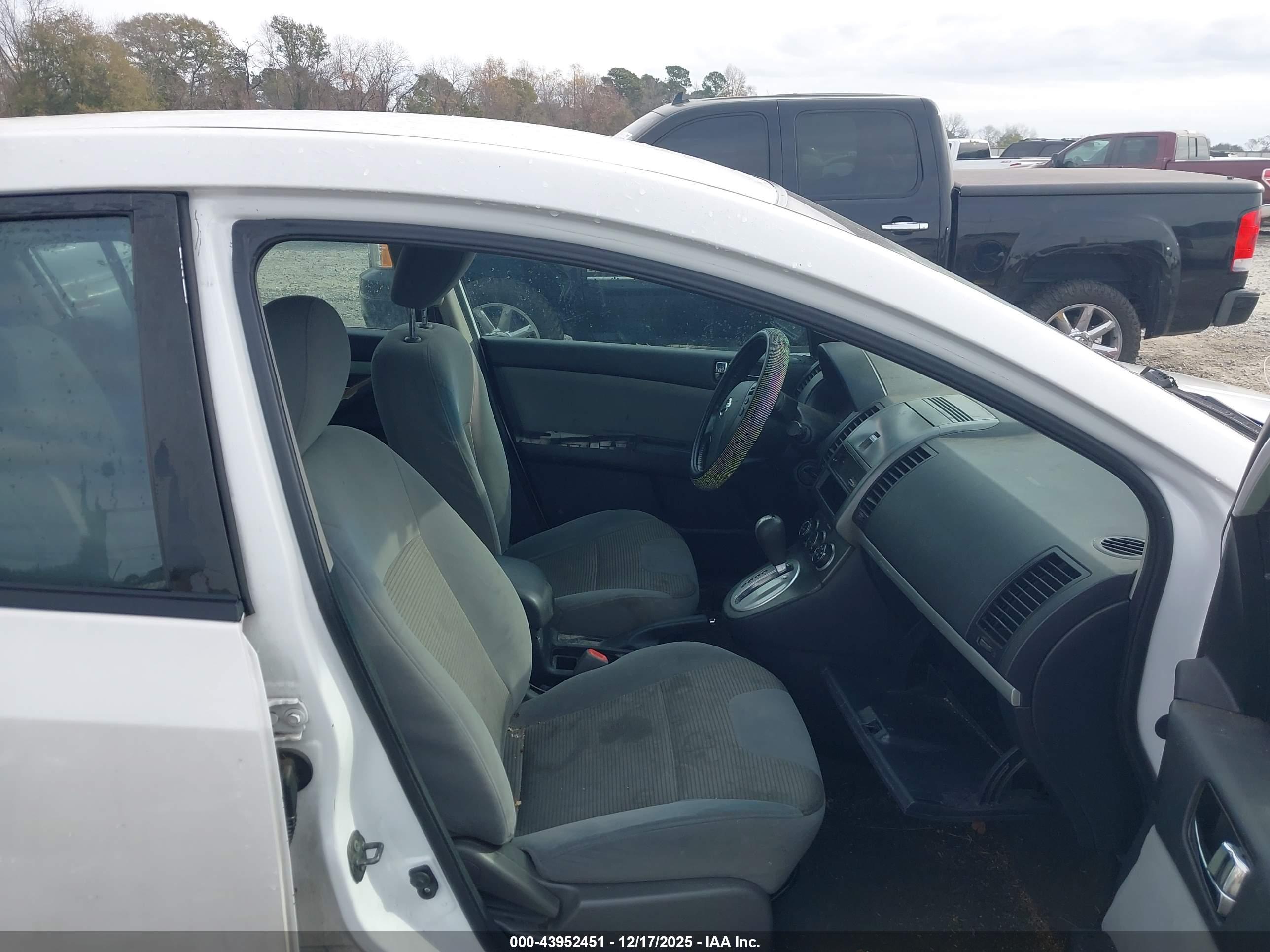 NISSAN SENTRA image 5