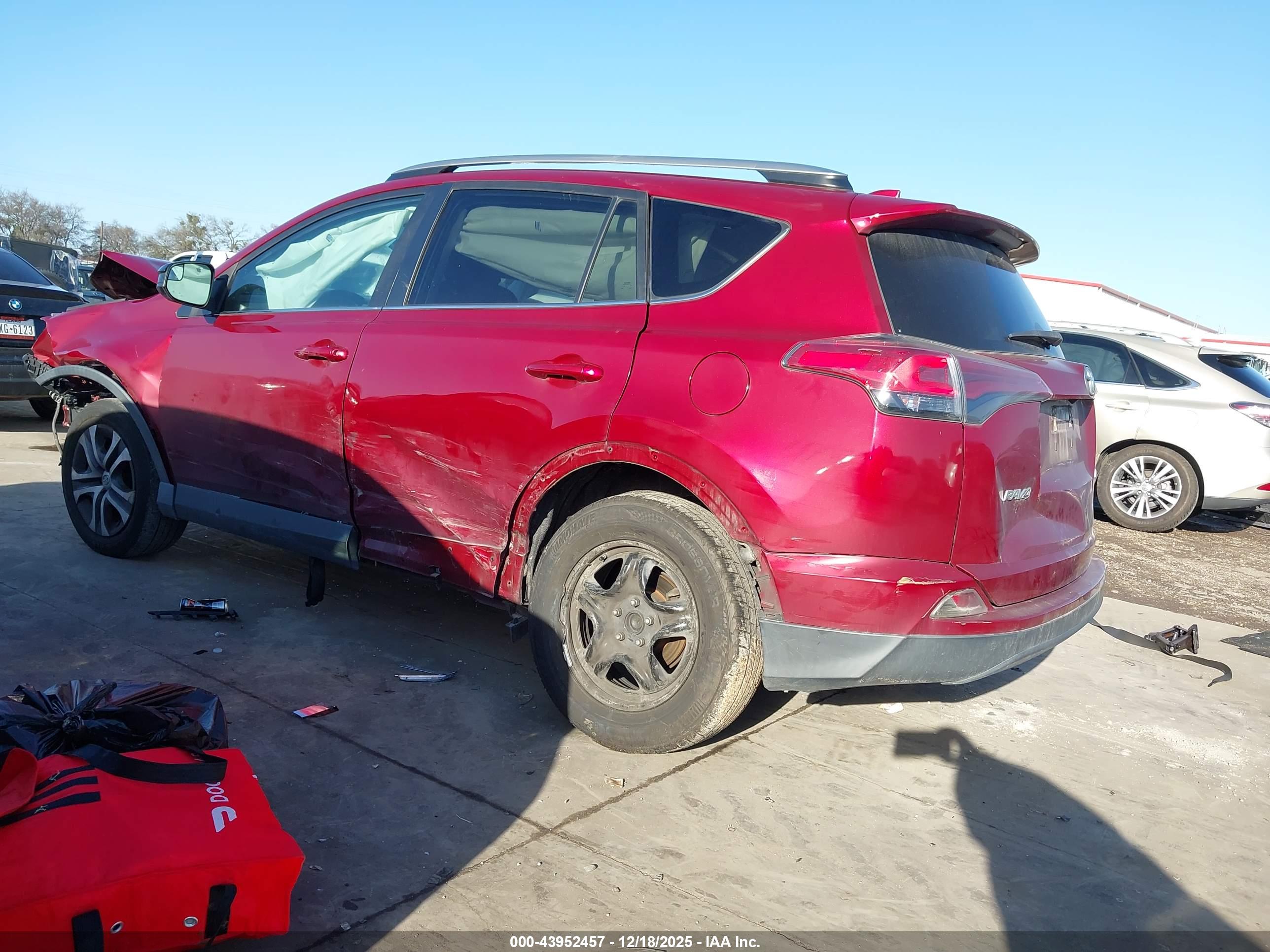TOYOTA RAV4 image 3