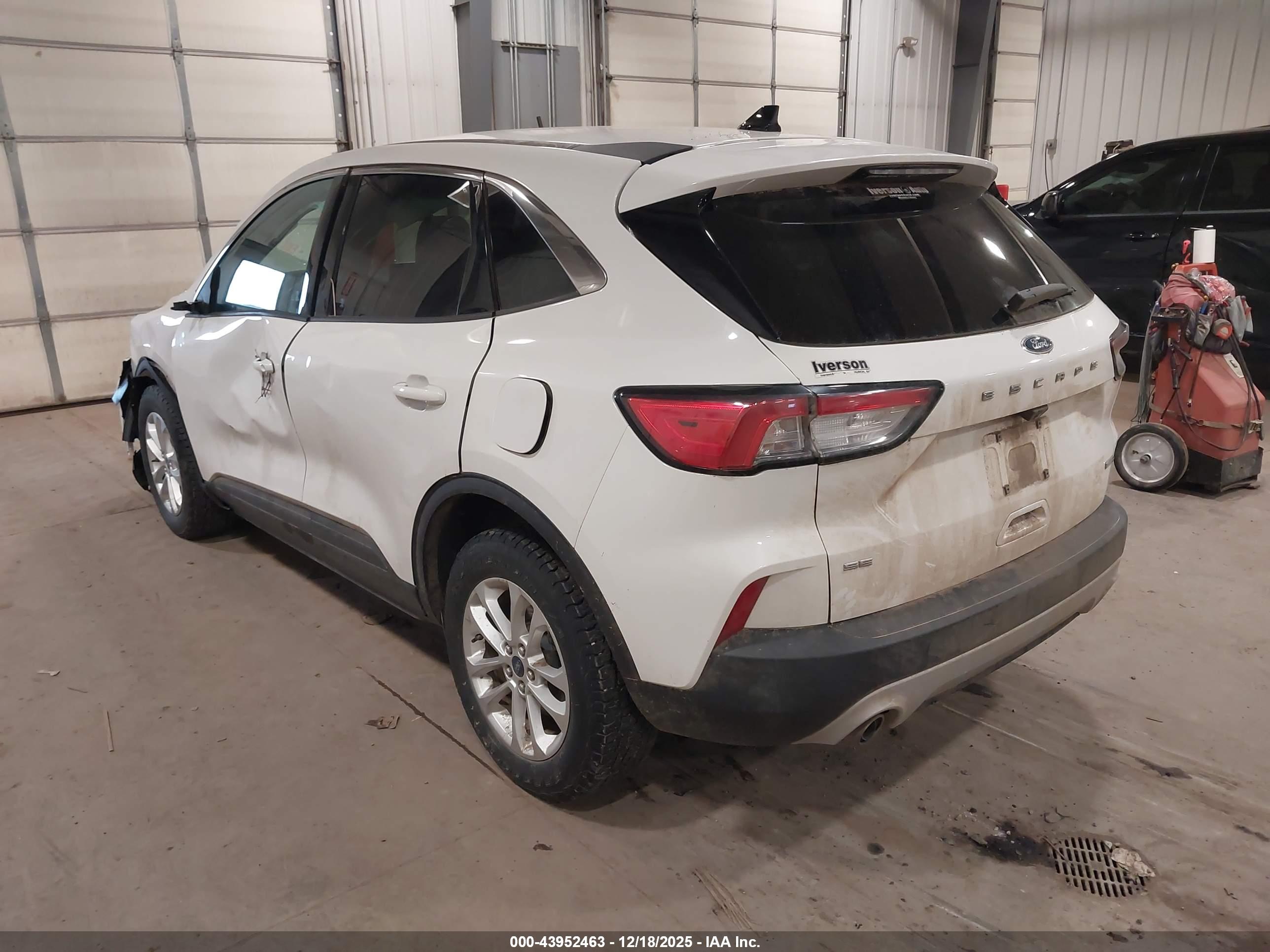 FORD ESCAPE image 3