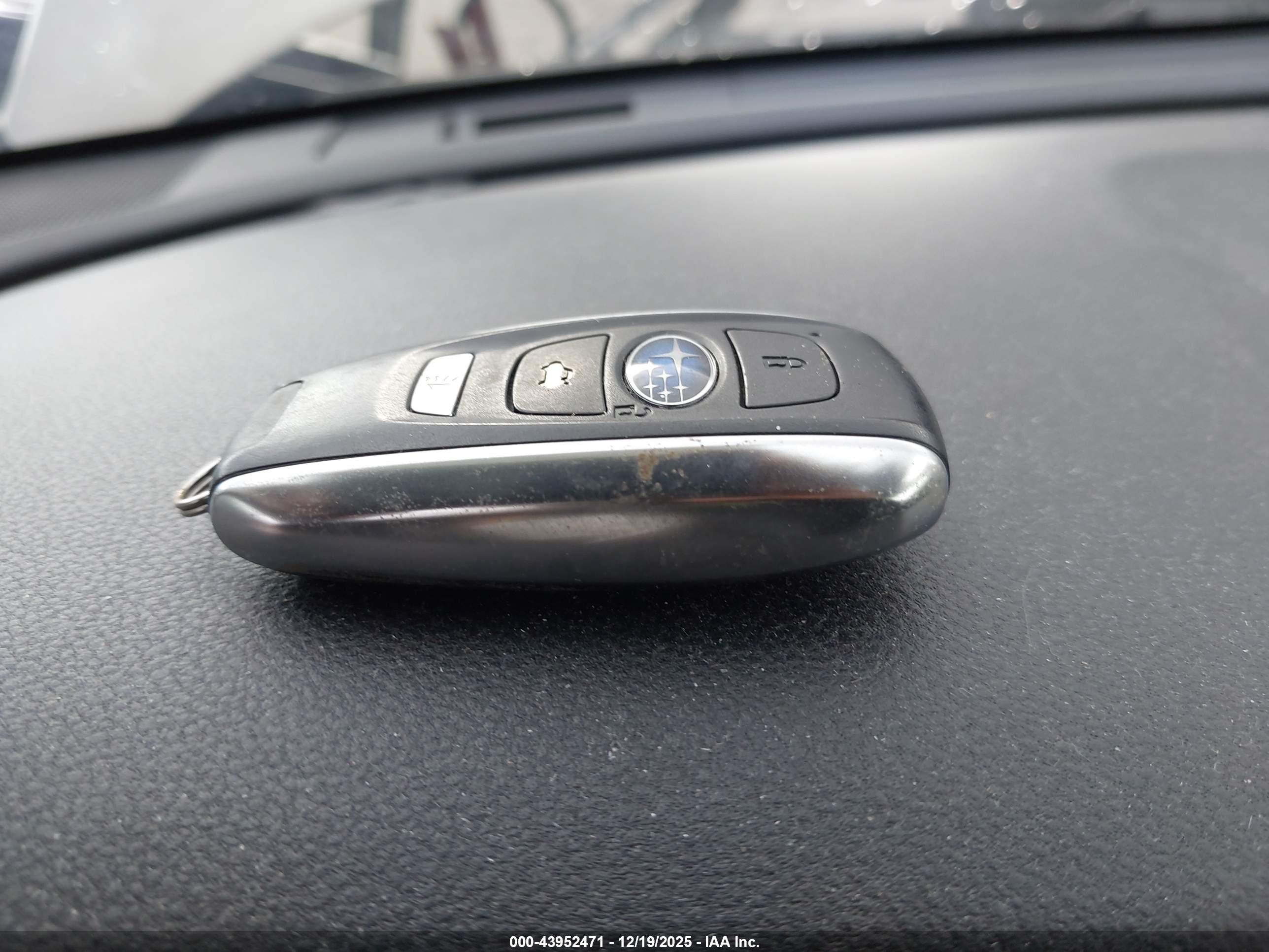 SUBARU OUTBACK image 11