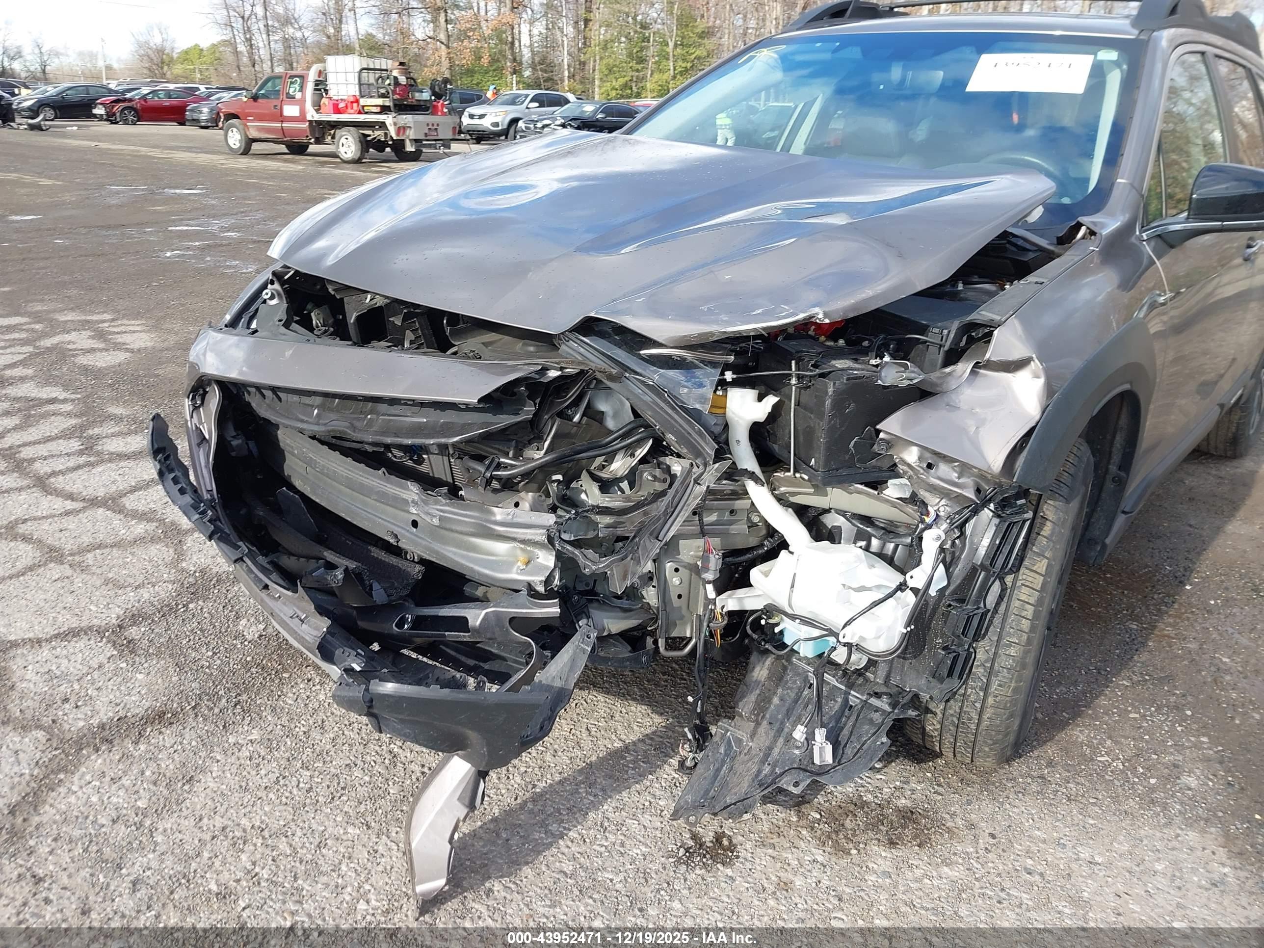 SUBARU OUTBACK image 6