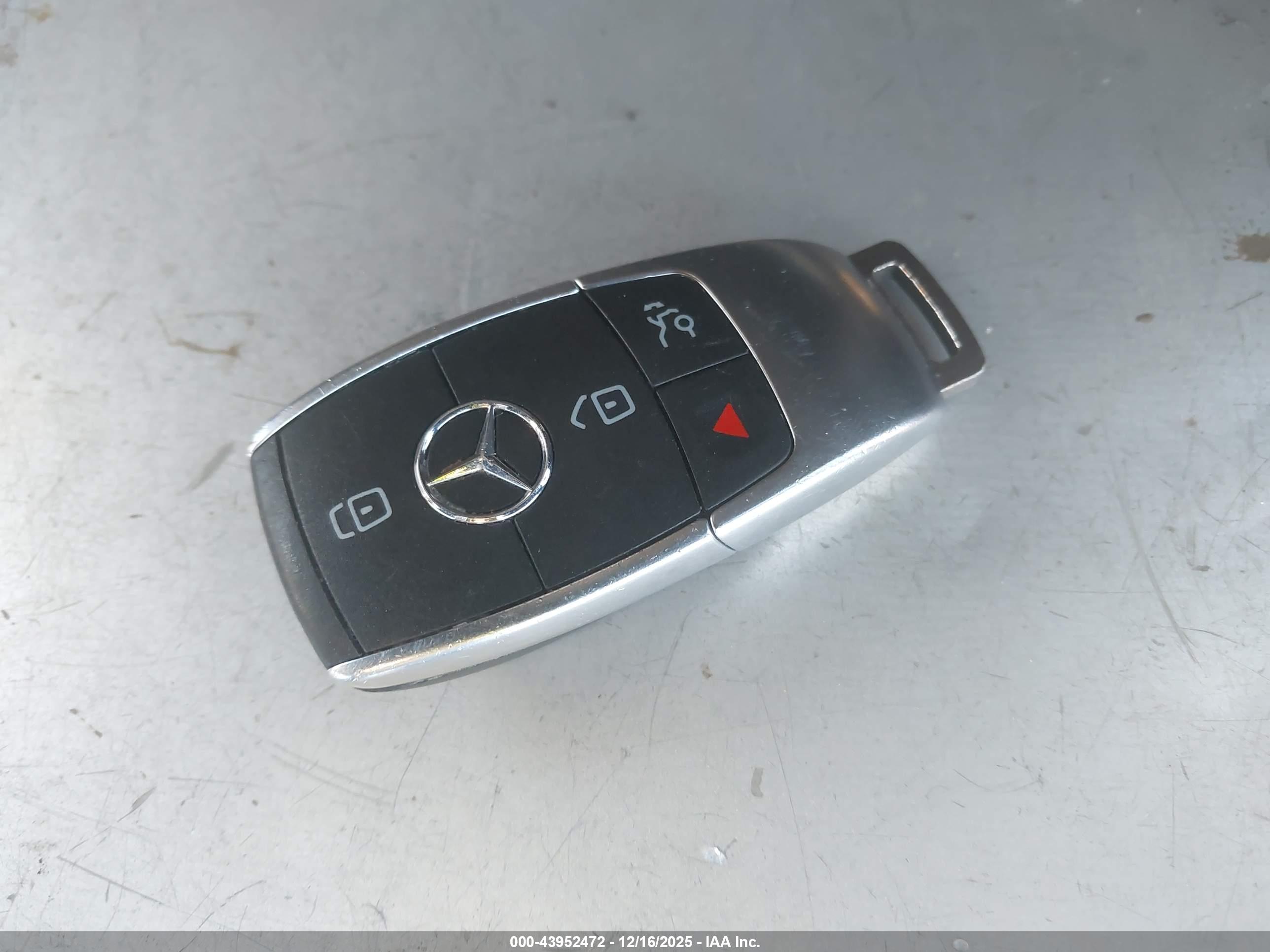 MERCEDES-BENZ GLS image 11