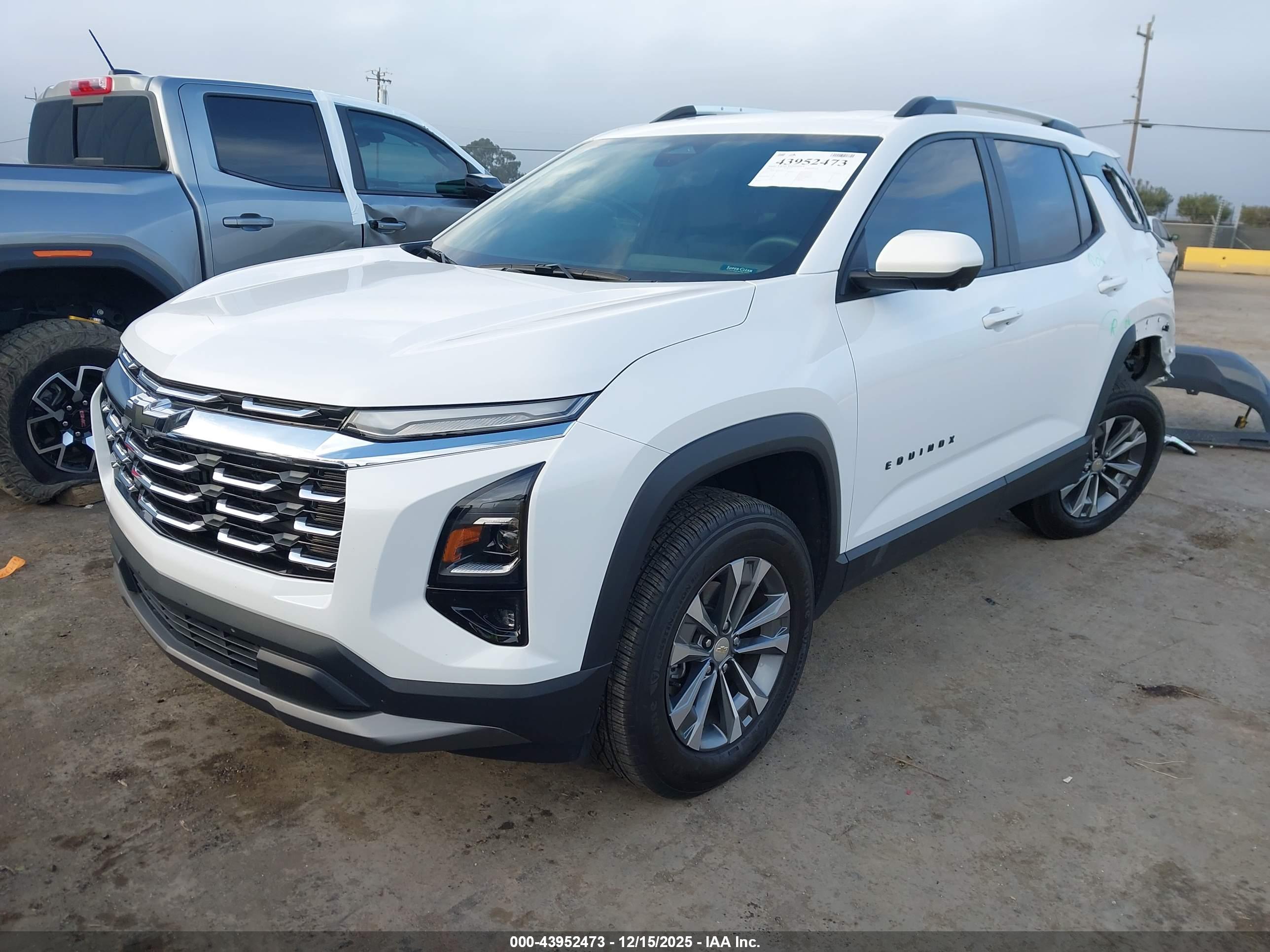 CHEVROLET EQUINOX image 2
