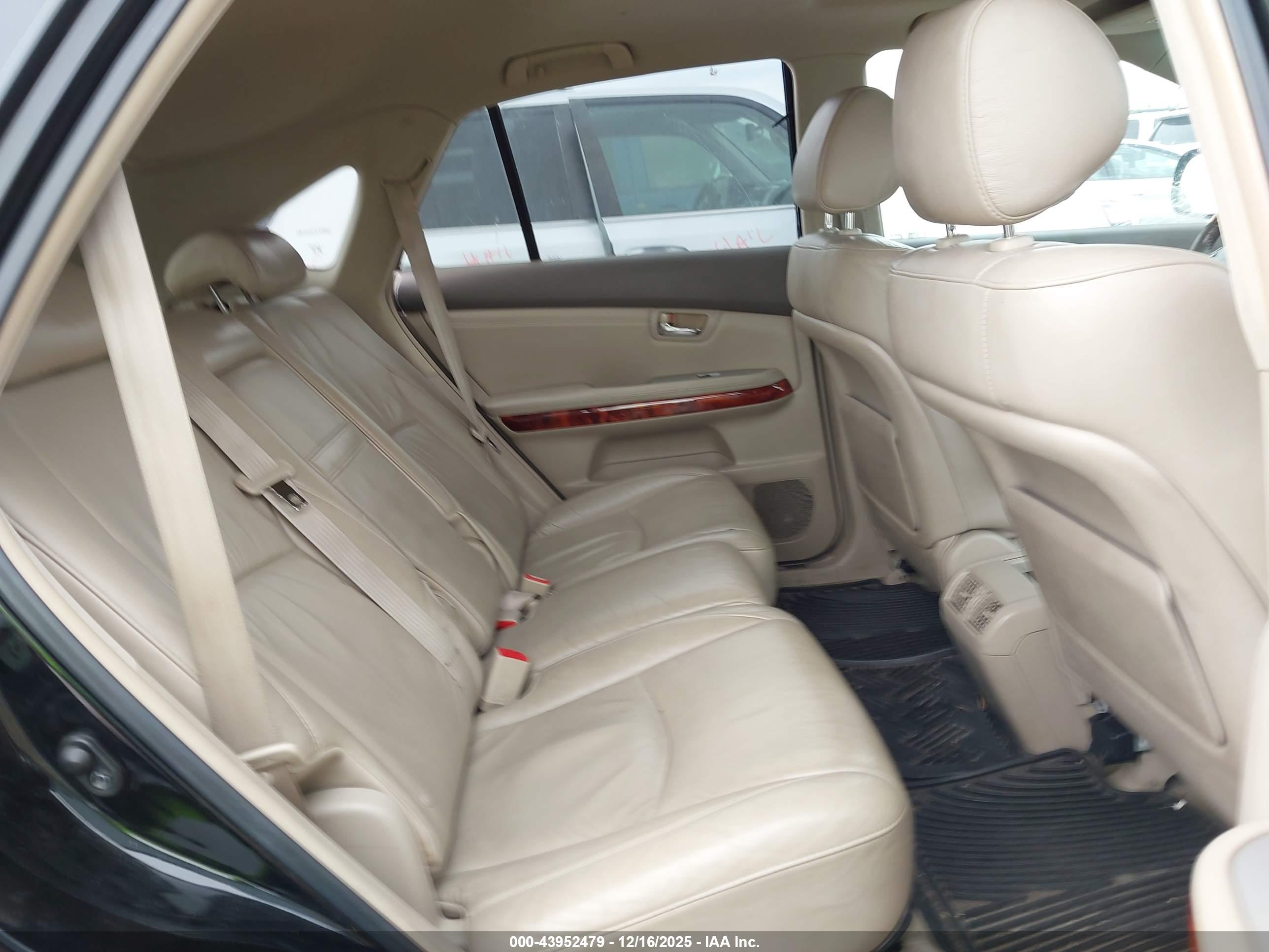 LEXUS RX image 8