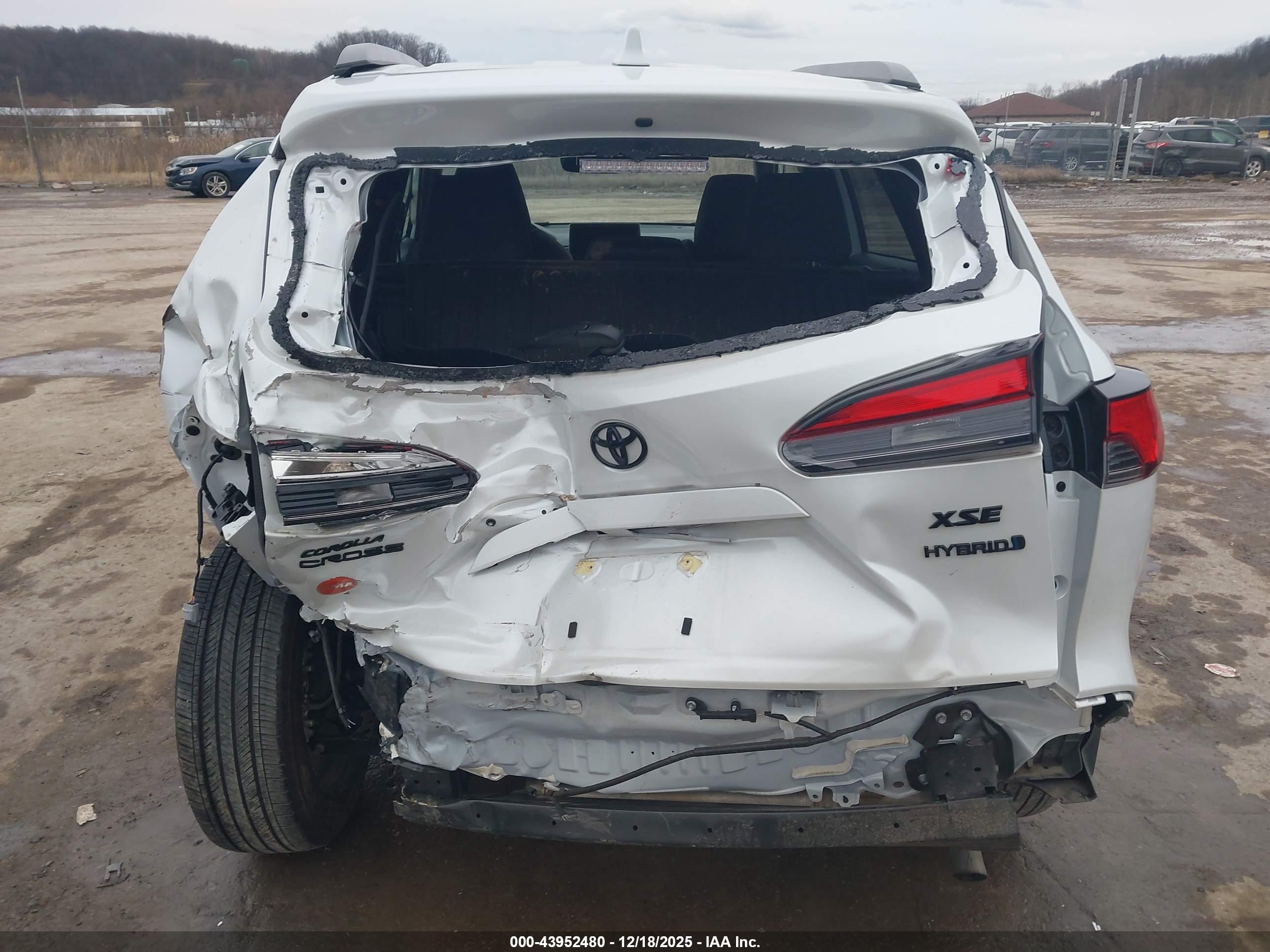 TOYOTA COROLLA image 6