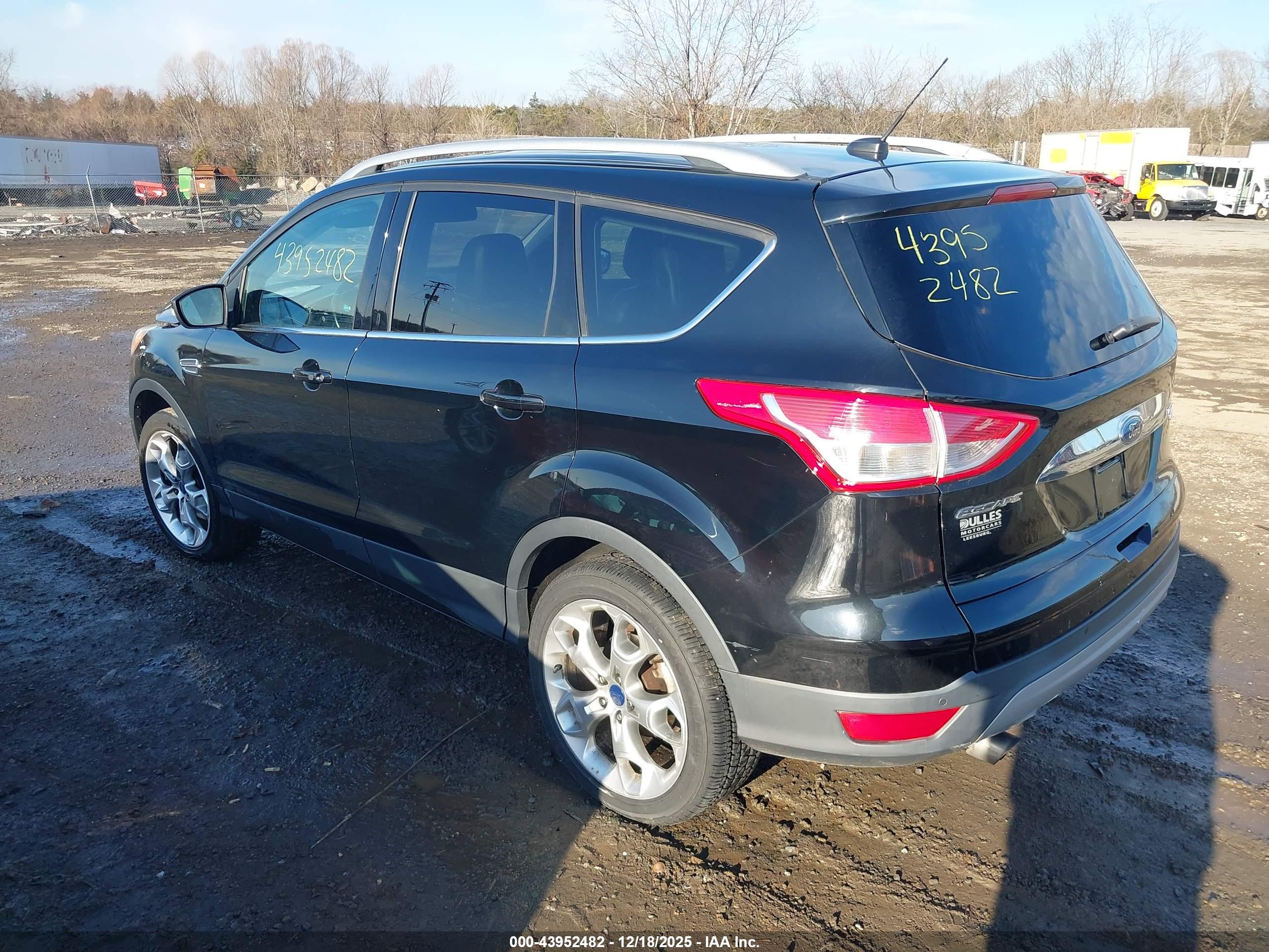 FORD ESCAPE image 3