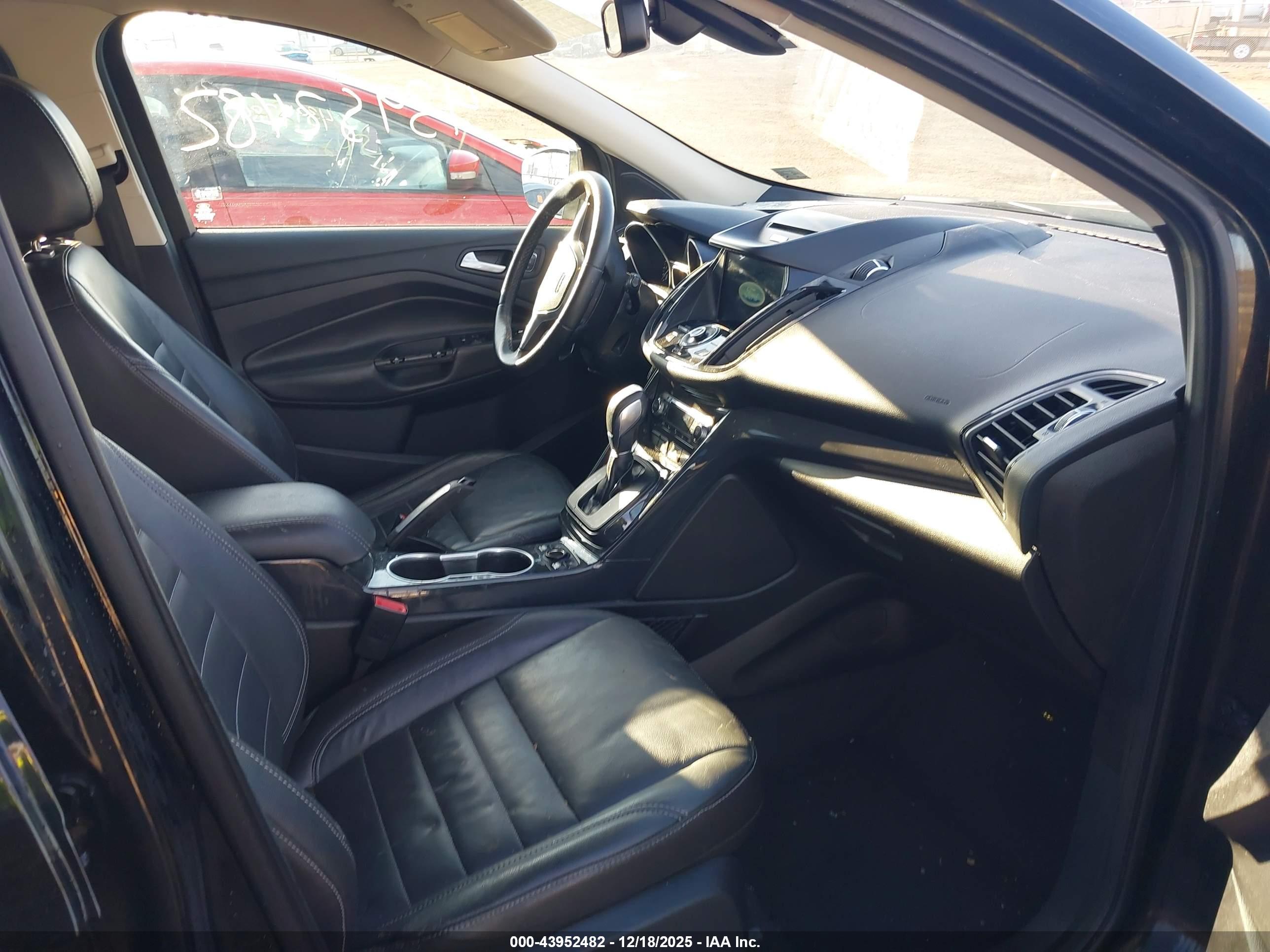 FORD ESCAPE image 5