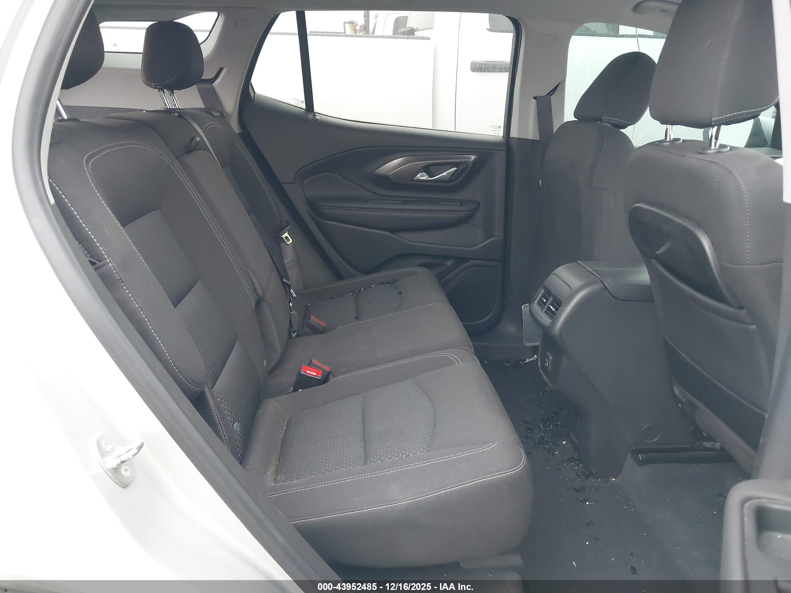 GMC TERRAIN image 8