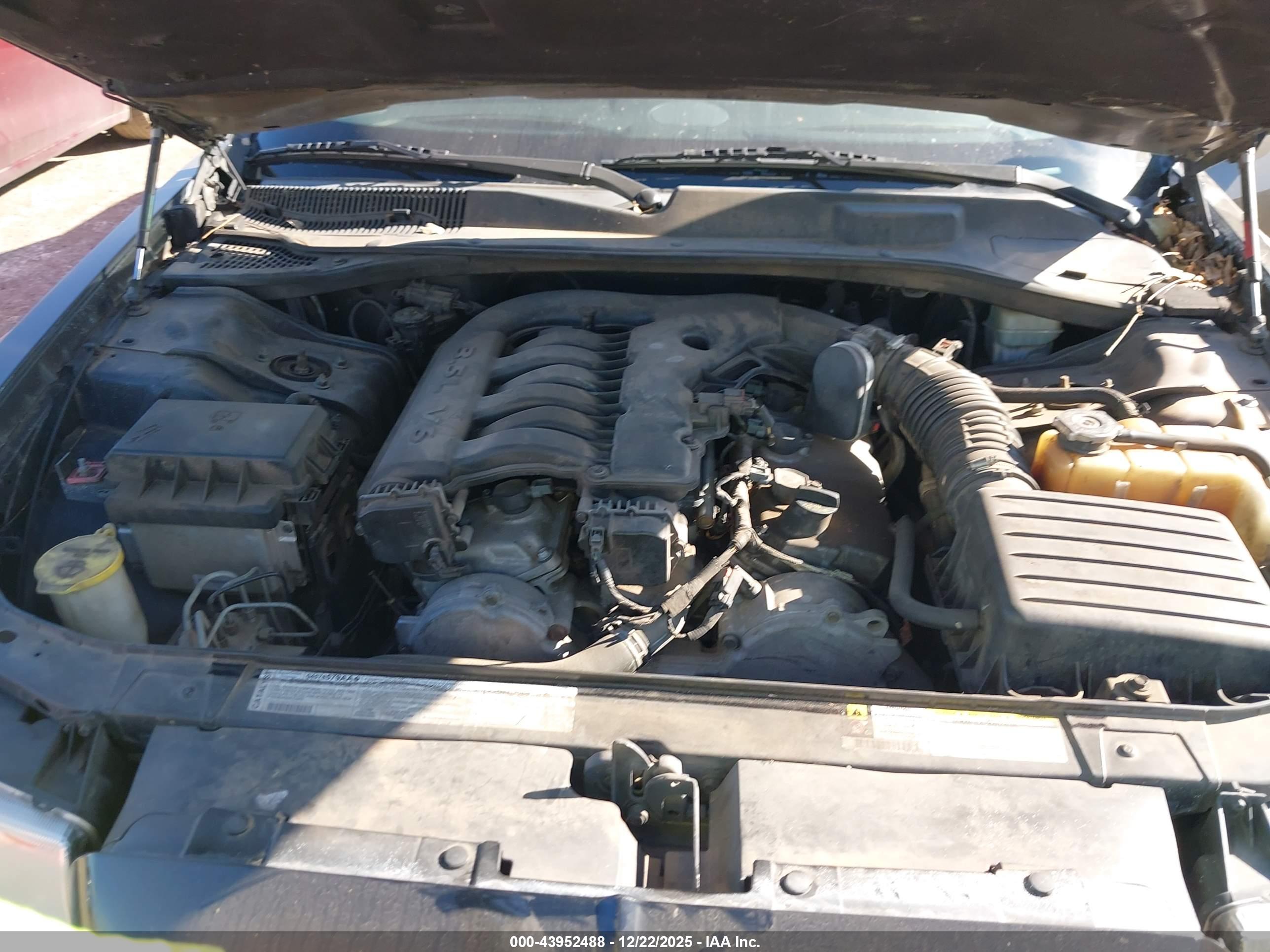 CHRYSLER 300 image 10
