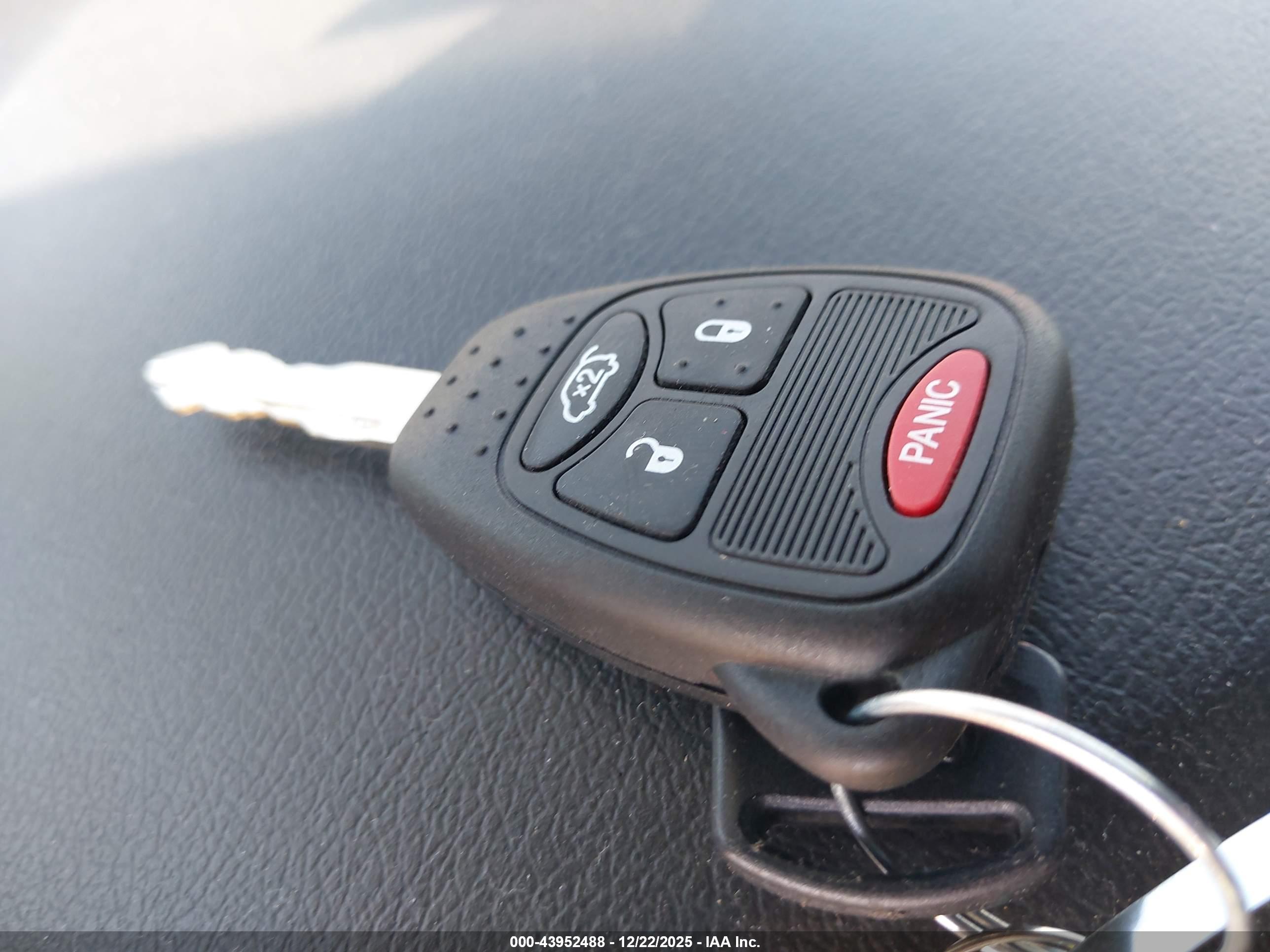 CHRYSLER 300 image 11