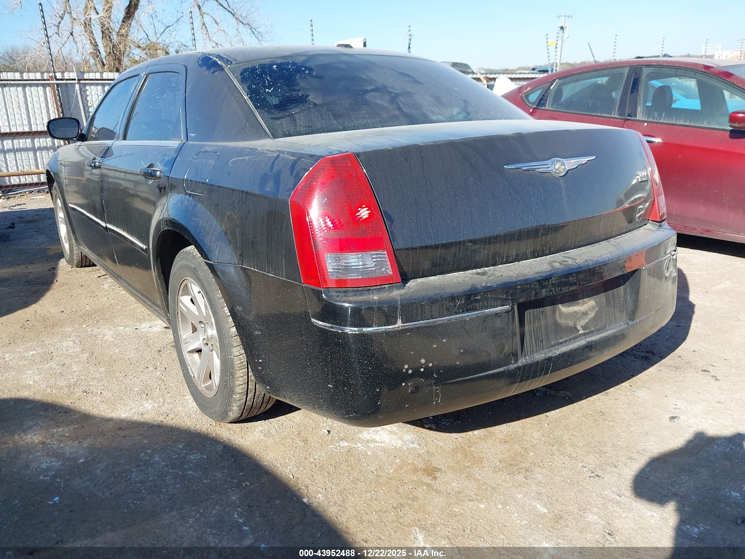 CHRYSLER 300 image 3