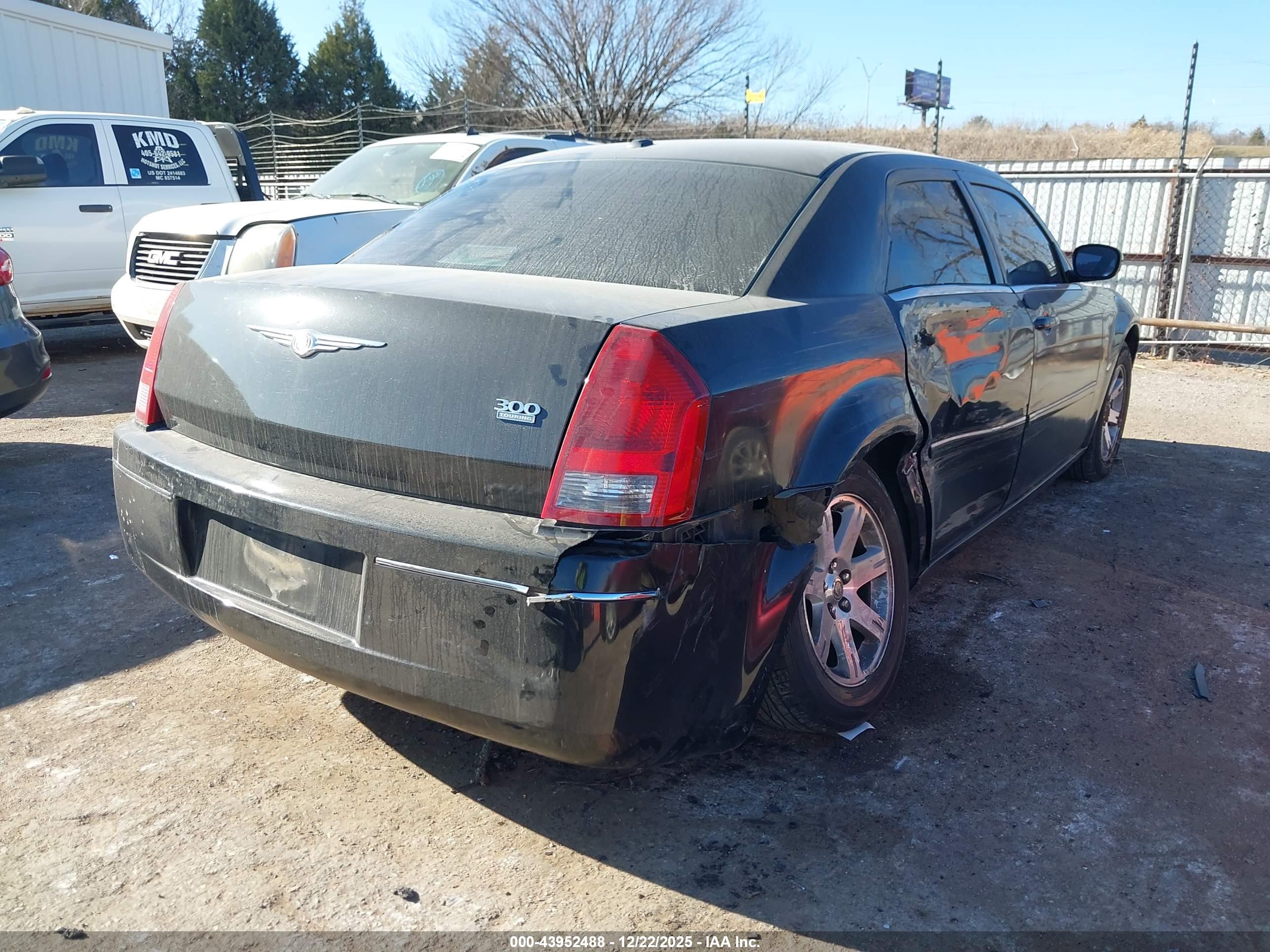 CHRYSLER 300 image 4