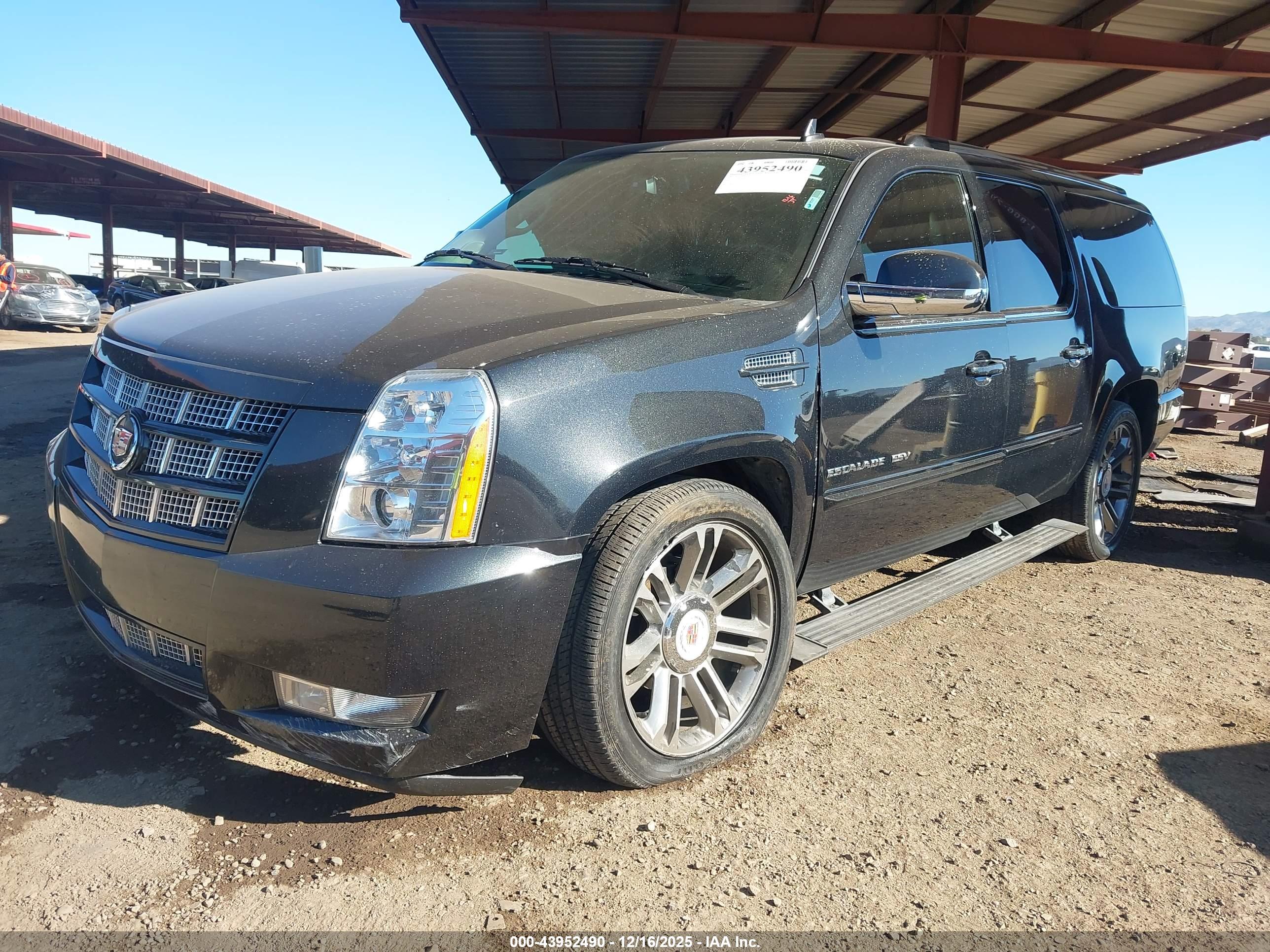 CADILLAC ESCALADE image 2