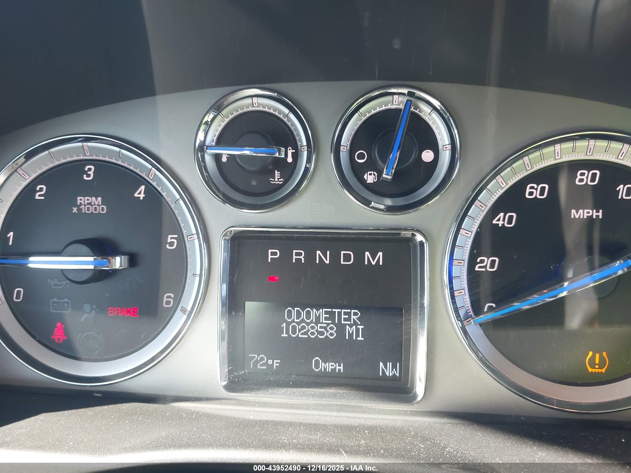 CADILLAC ESCALADE image 7